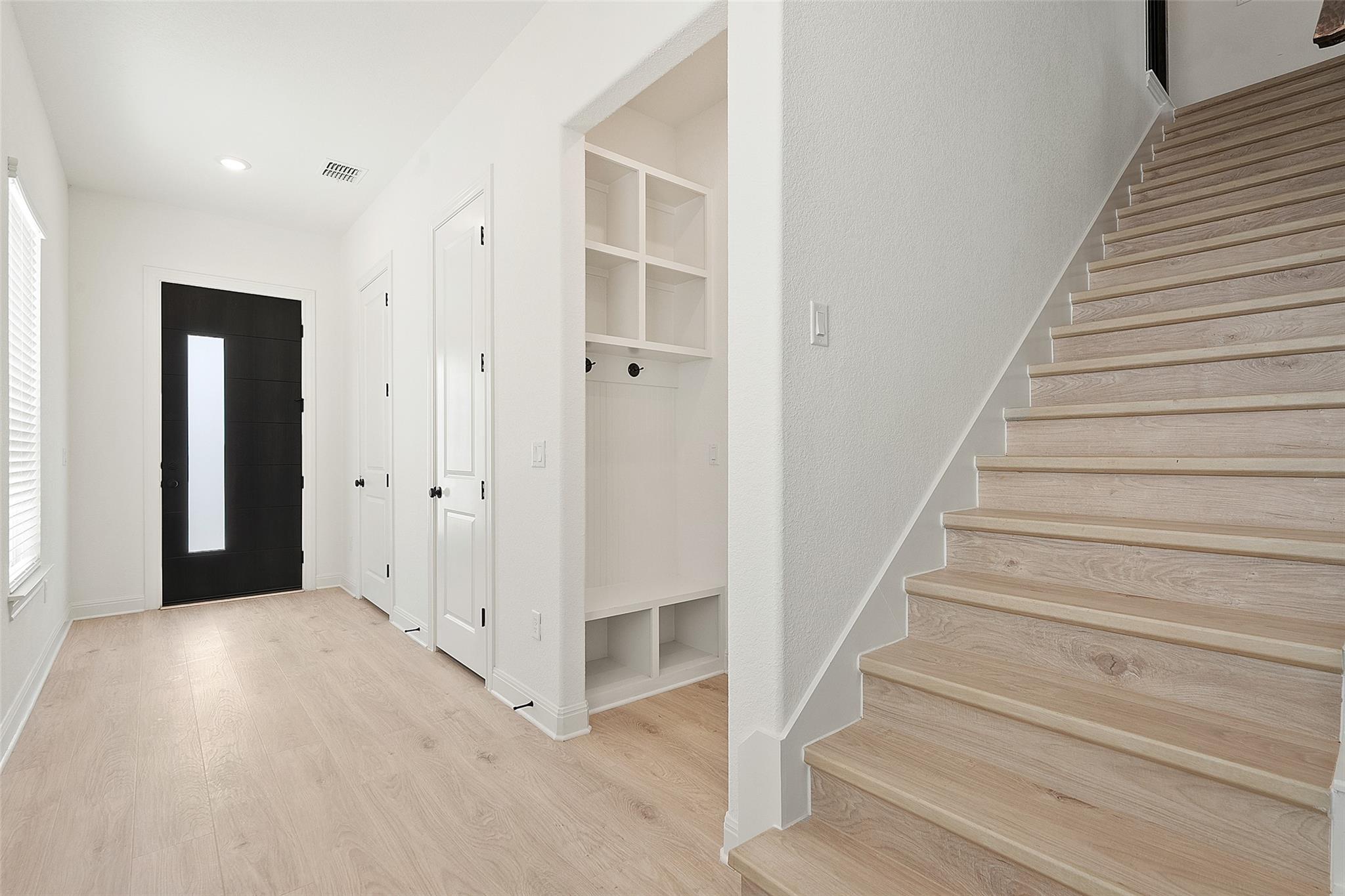 1912 Kit Cir Property Photo 18