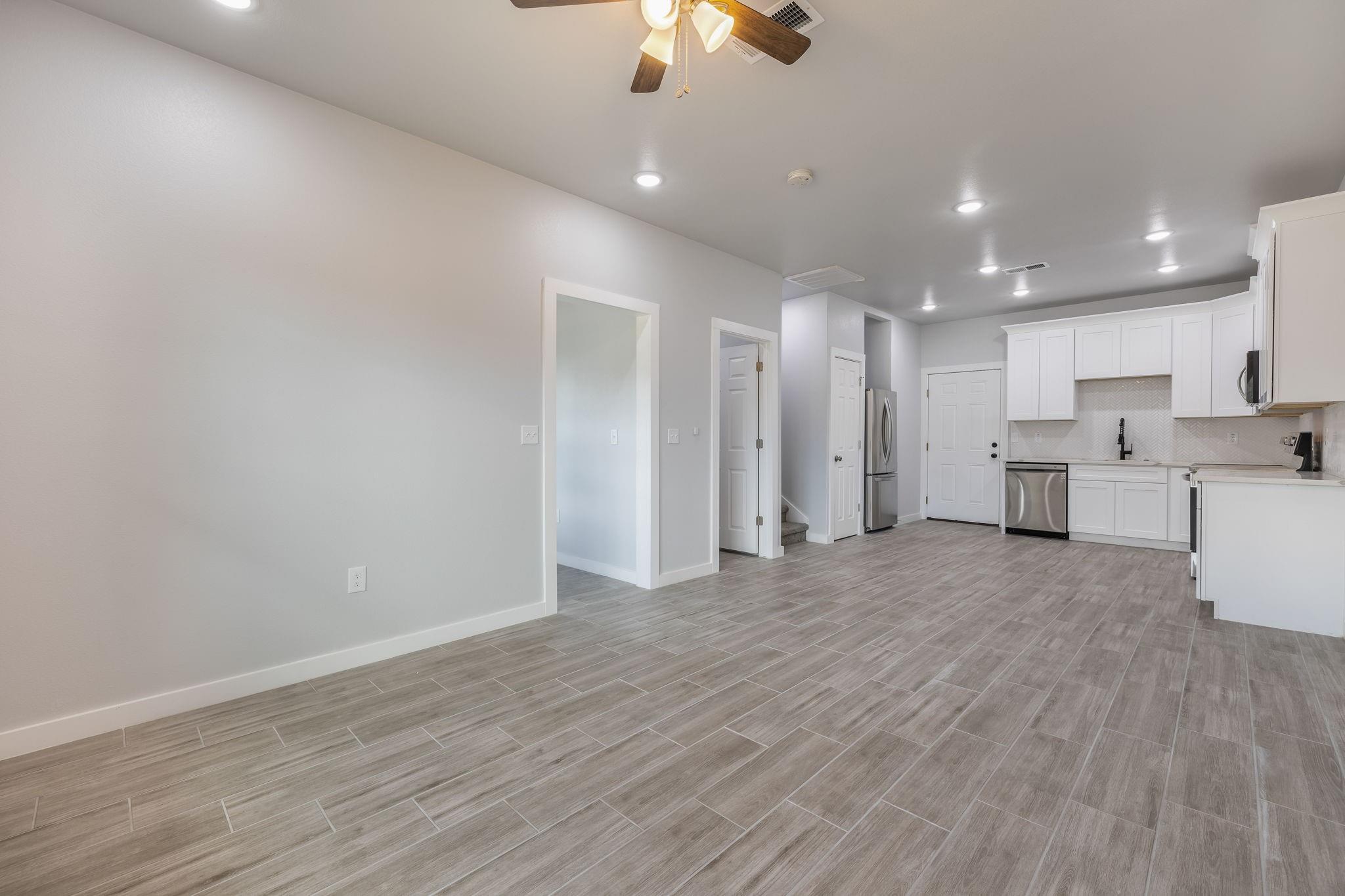 600 Kimbro #b St Property Photo 6