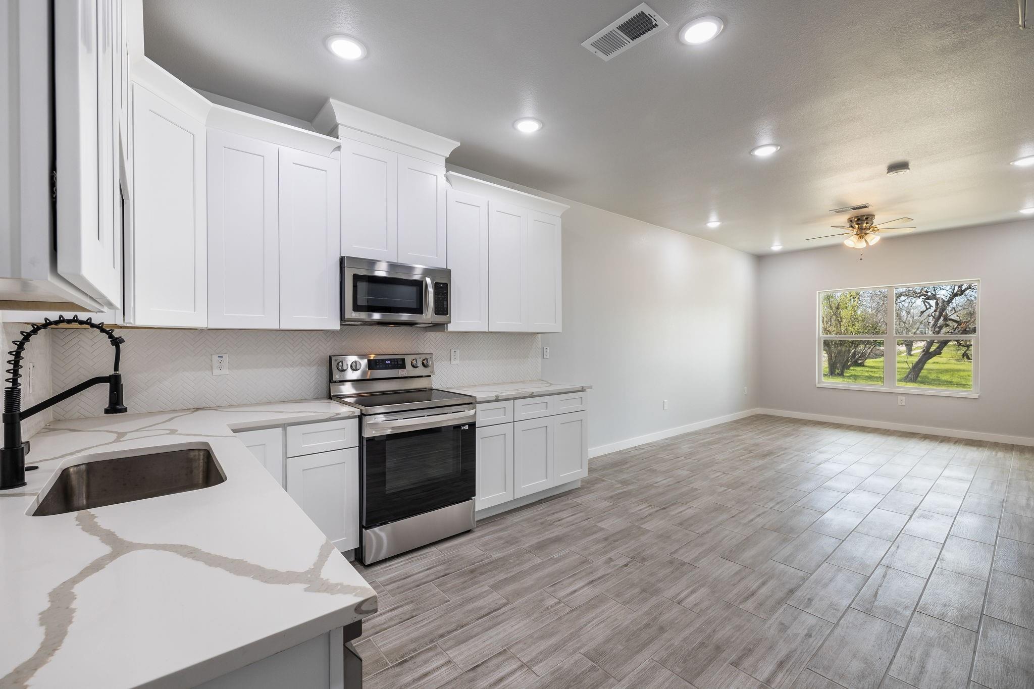 600 Kimbro #b St Property Photo 11