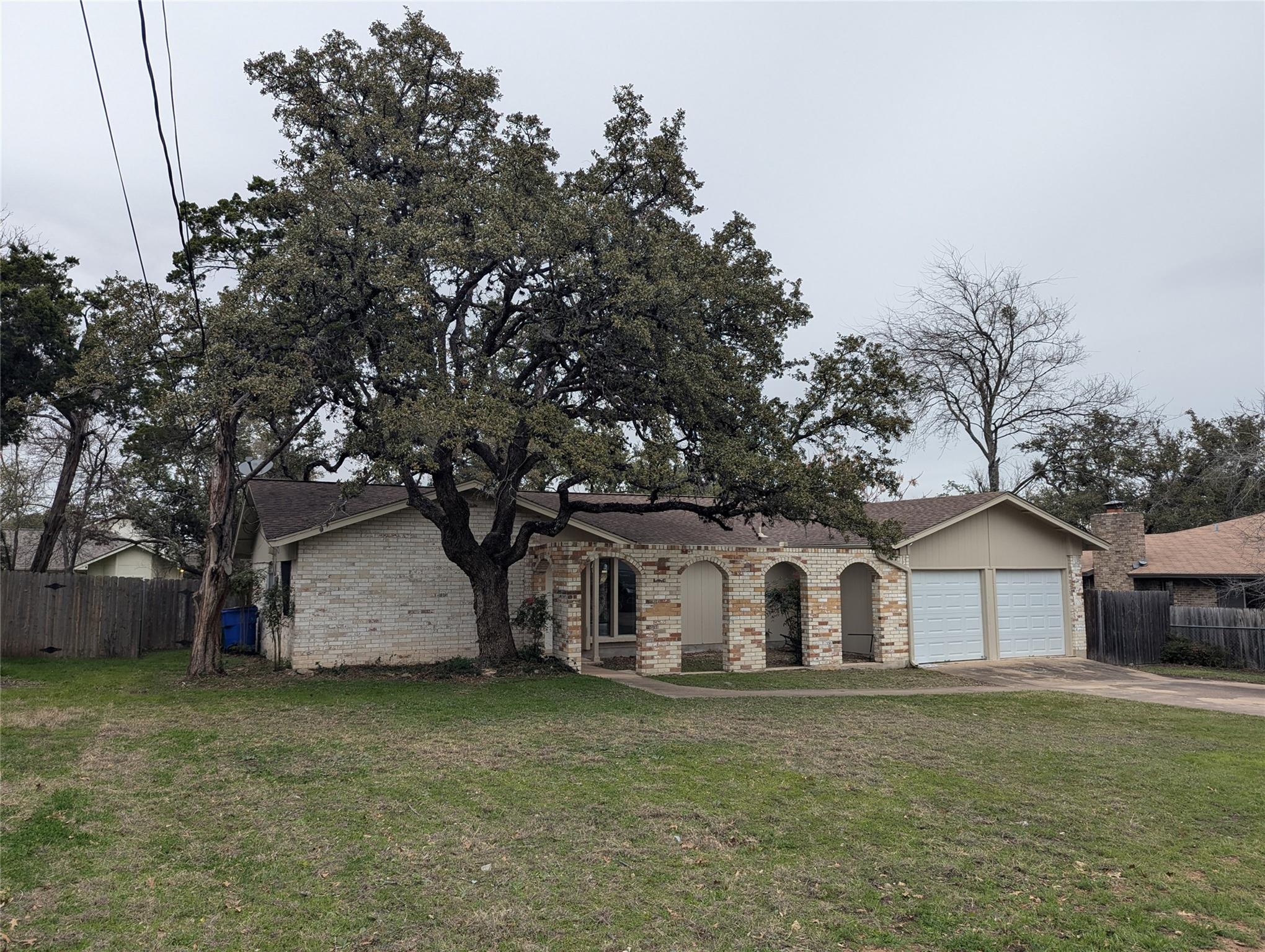 907 S Riviera Cir Property Photo