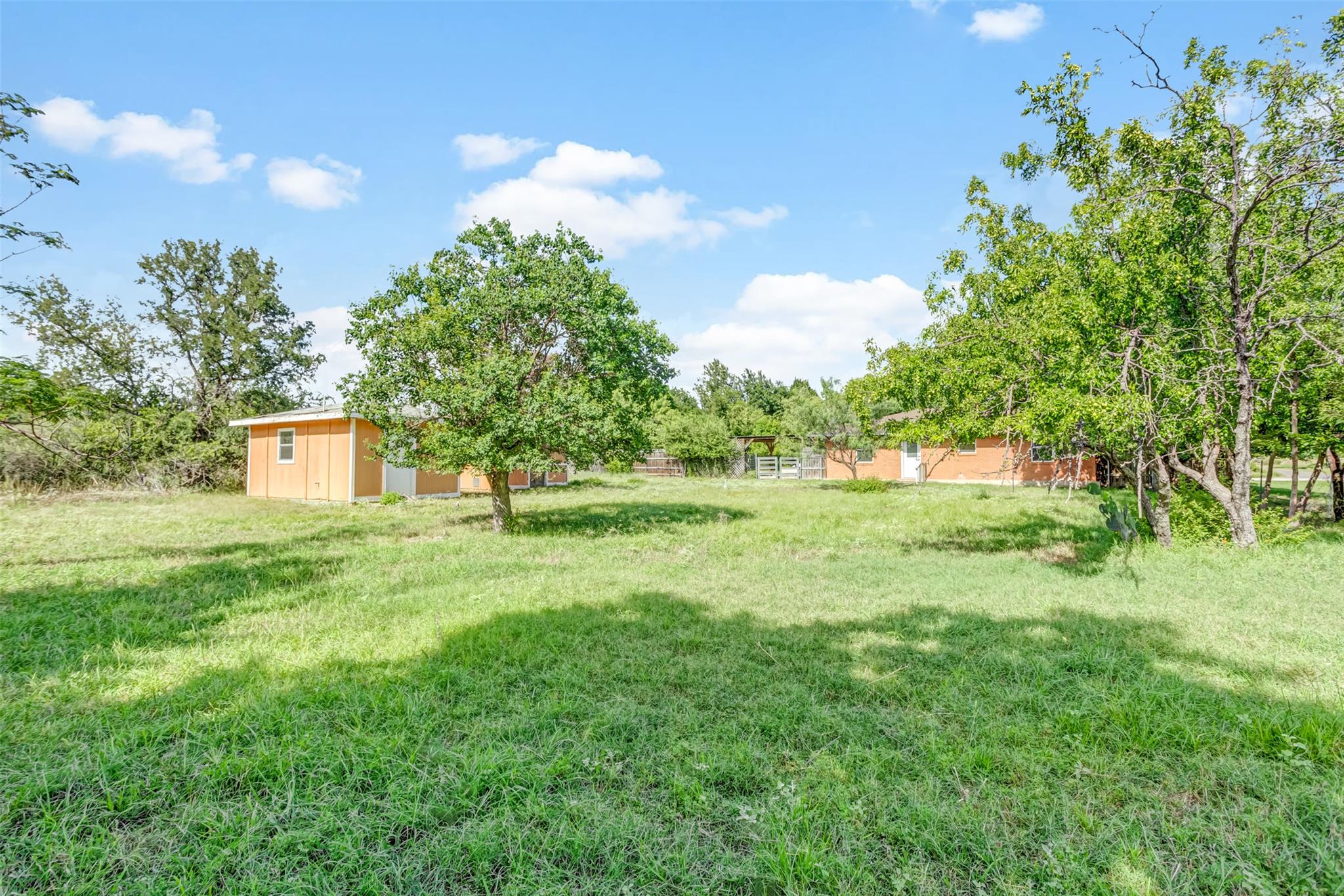 1708 Woodcrest Dr Property Photo 6