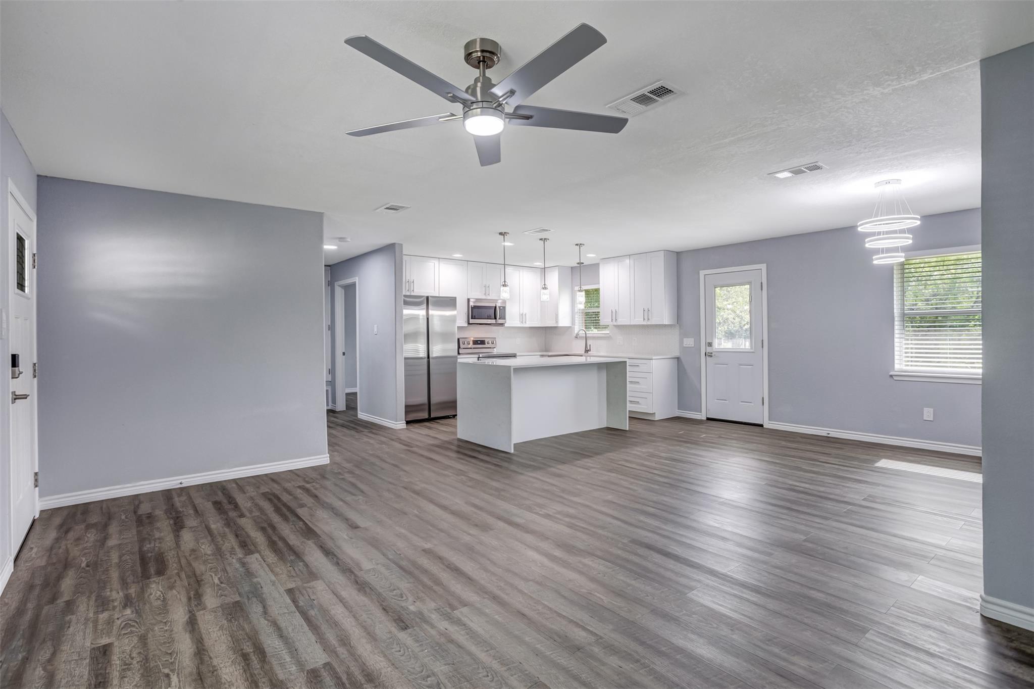 1708 Woodcrest Dr Property Photo 10