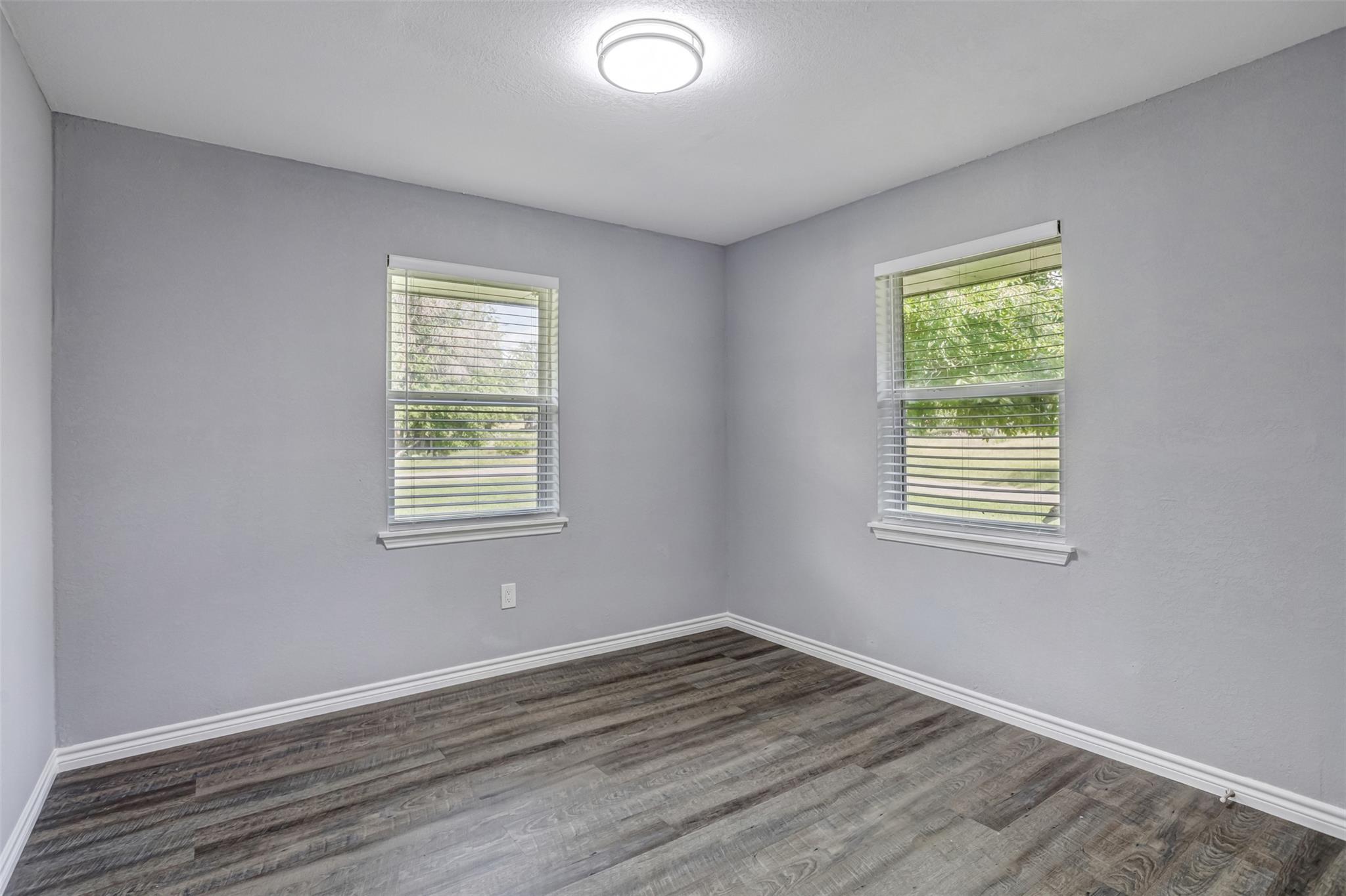 1708 Woodcrest Dr Property Photo 23