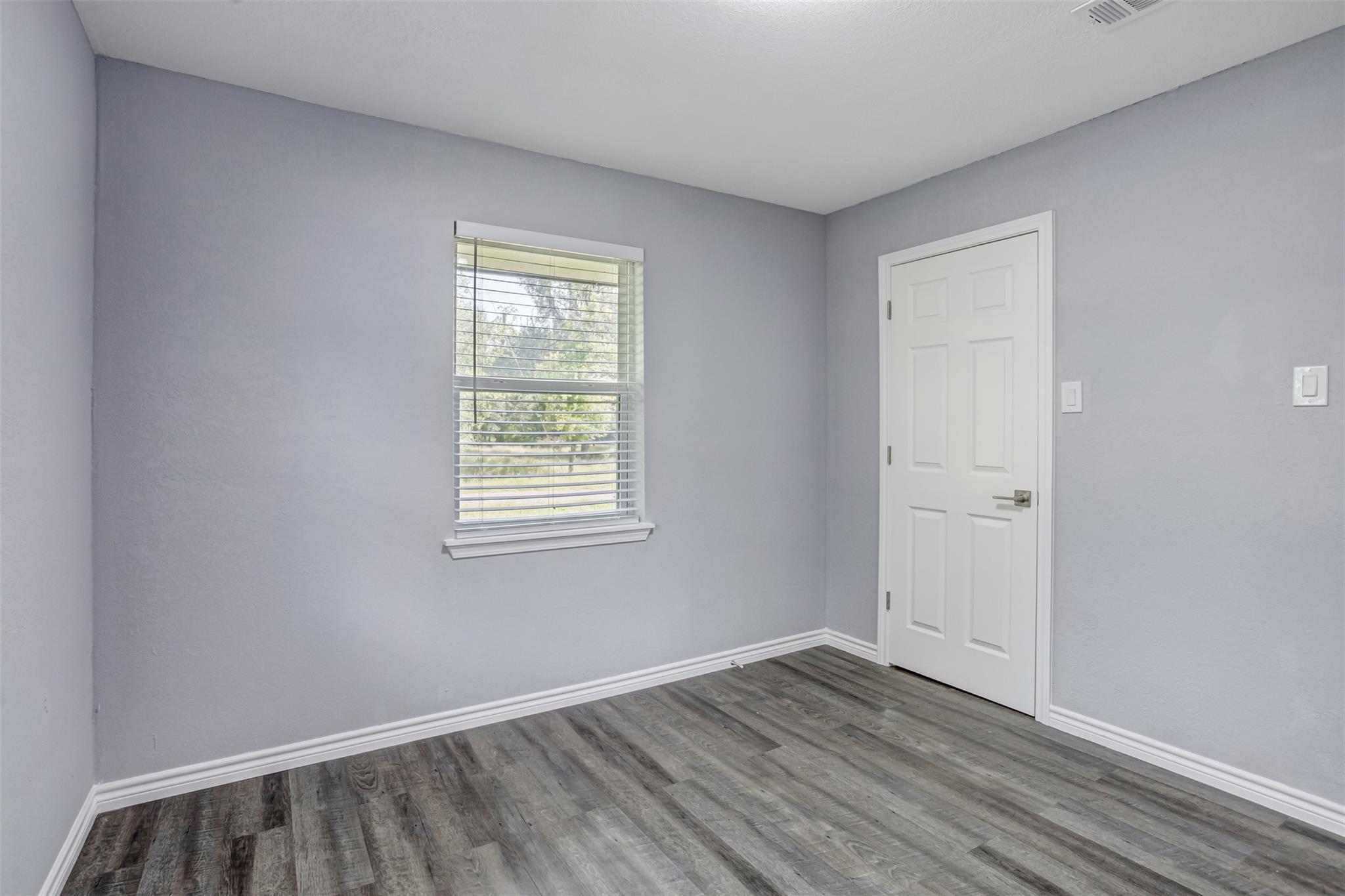 1708 Woodcrest Dr Property Photo 24