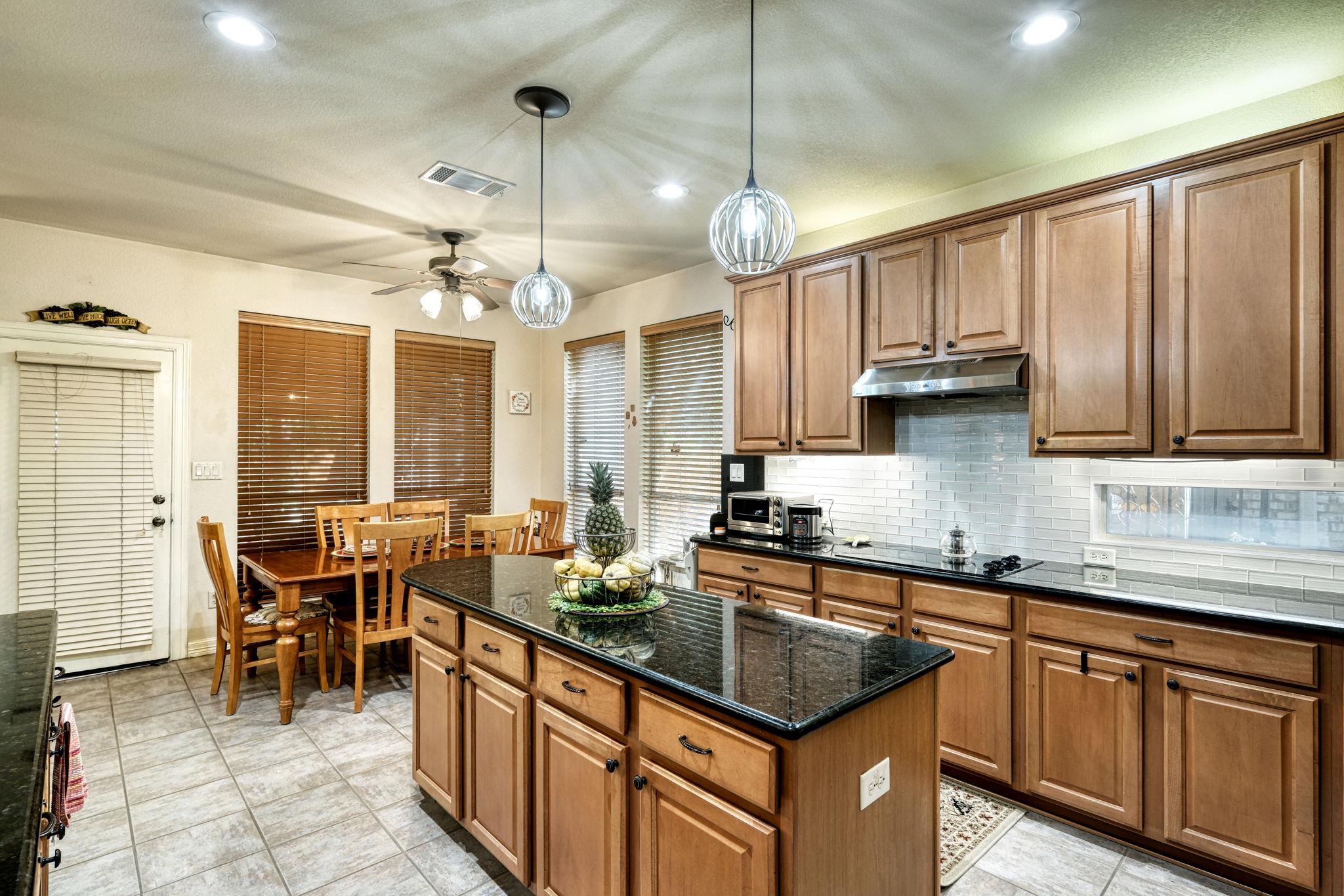 1800 Bluffwood Pl Property Photo 8