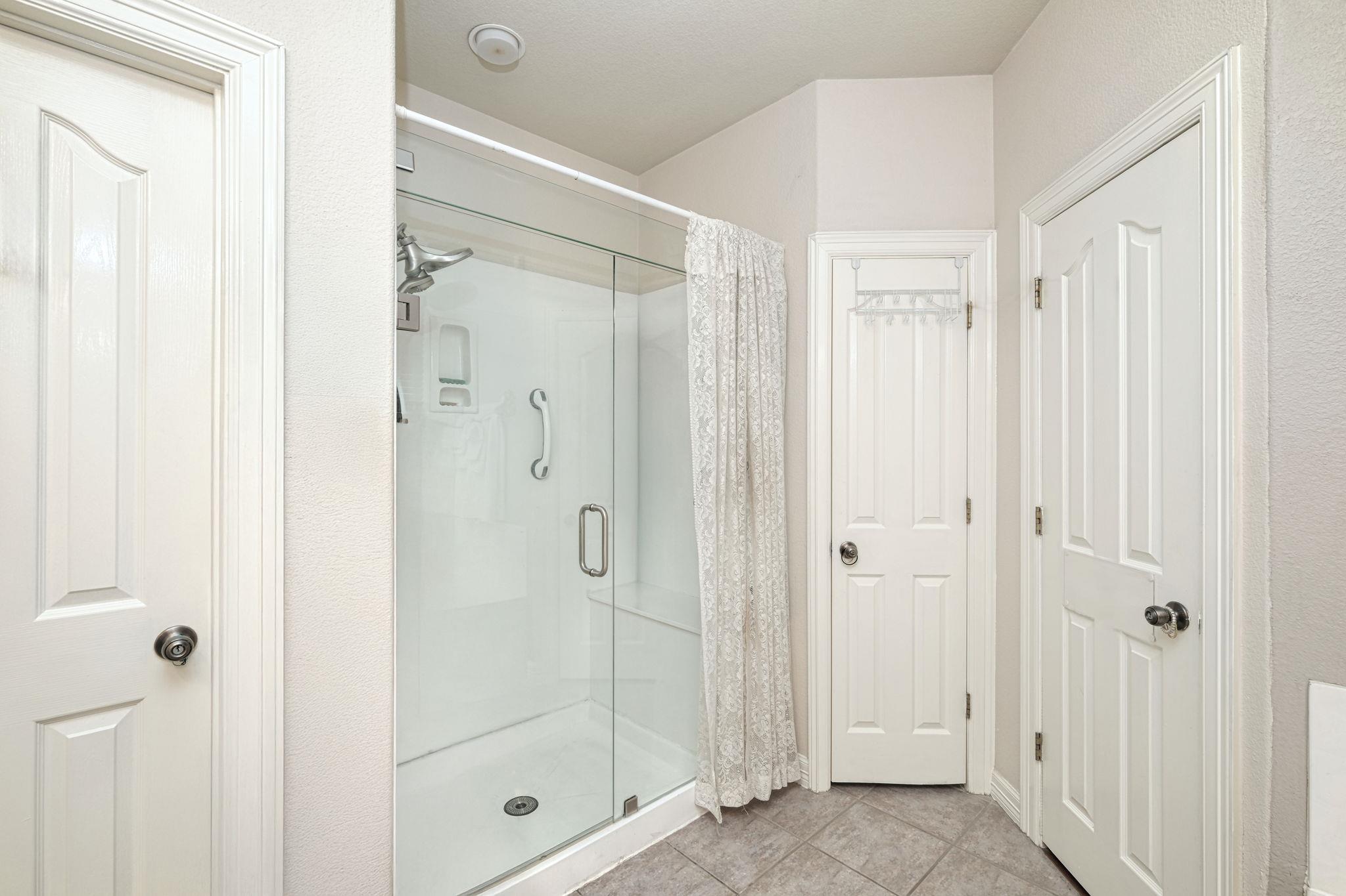 1800 Bluffwood Pl Property Photo 15