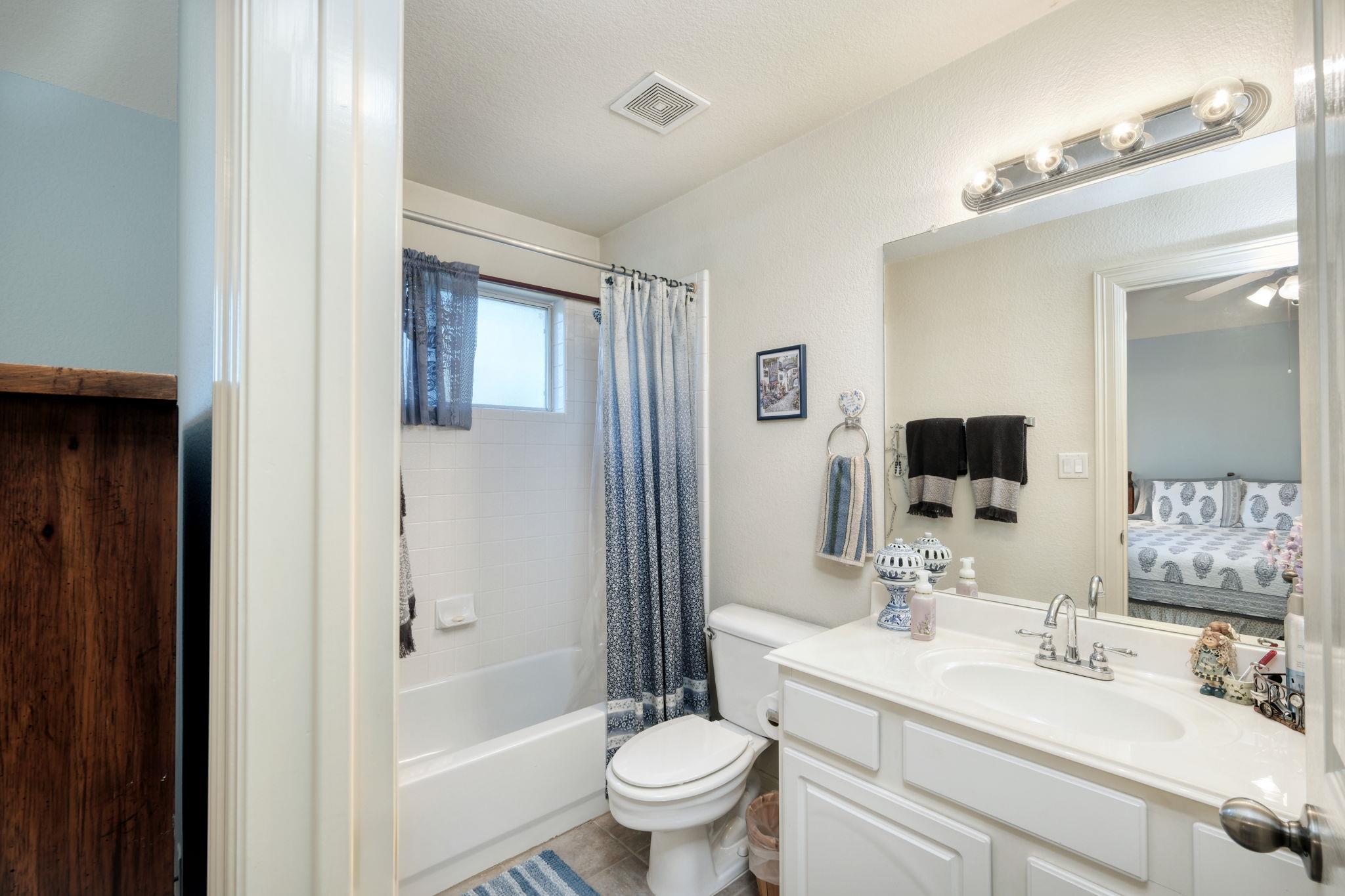 1800 Bluffwood Pl Property Photo 24