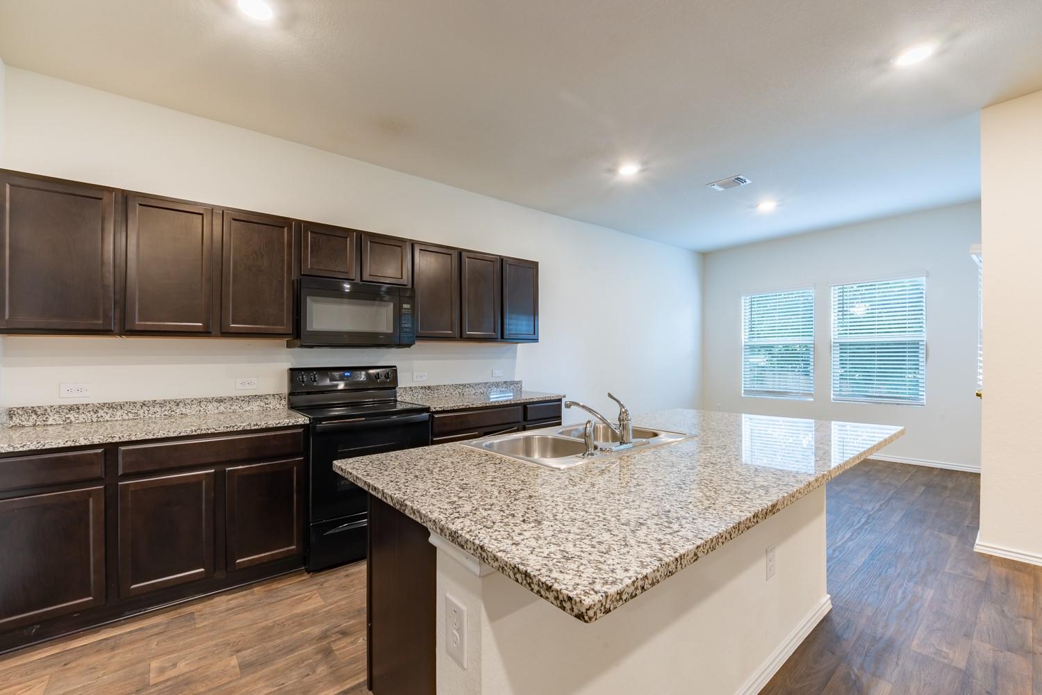 14500 Fitzgibbon Dr Property Photo 15