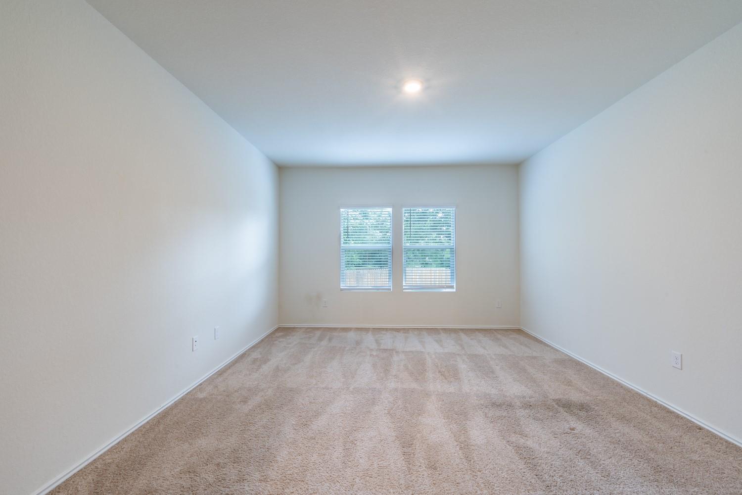 14500 Fitzgibbon Dr Property Photo 18