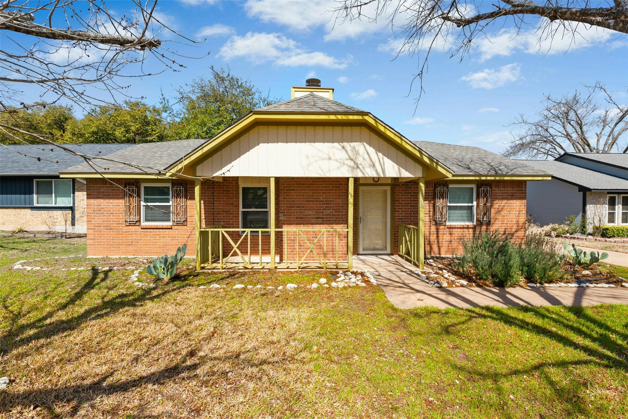 2608 N Walker Dr Property Photo