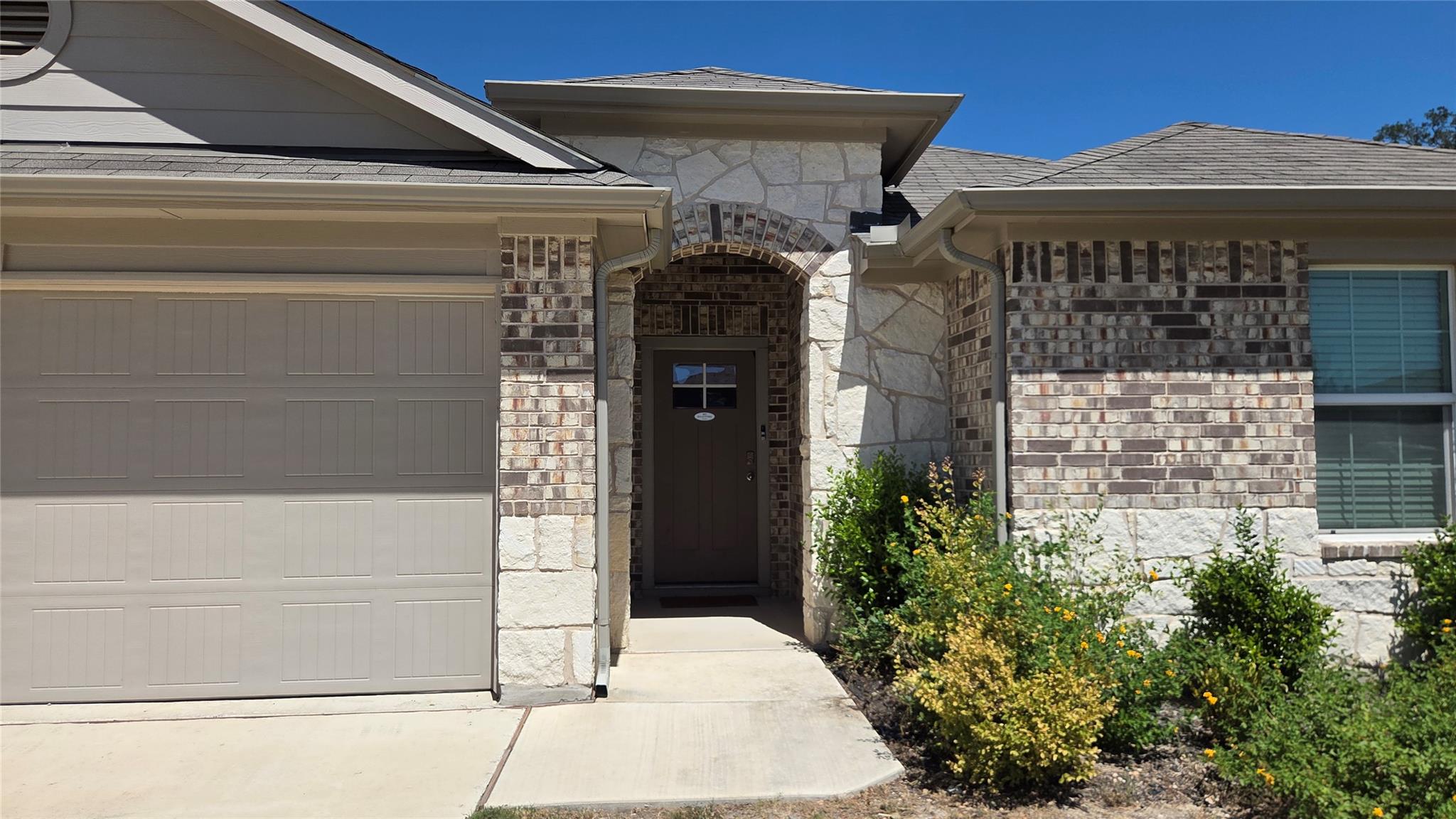 137 Arrowhead Vine St Property Photo 3