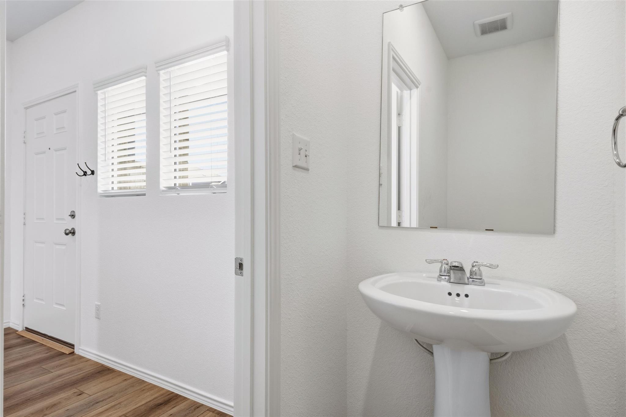 636 The Ugly Way Property Photo 4