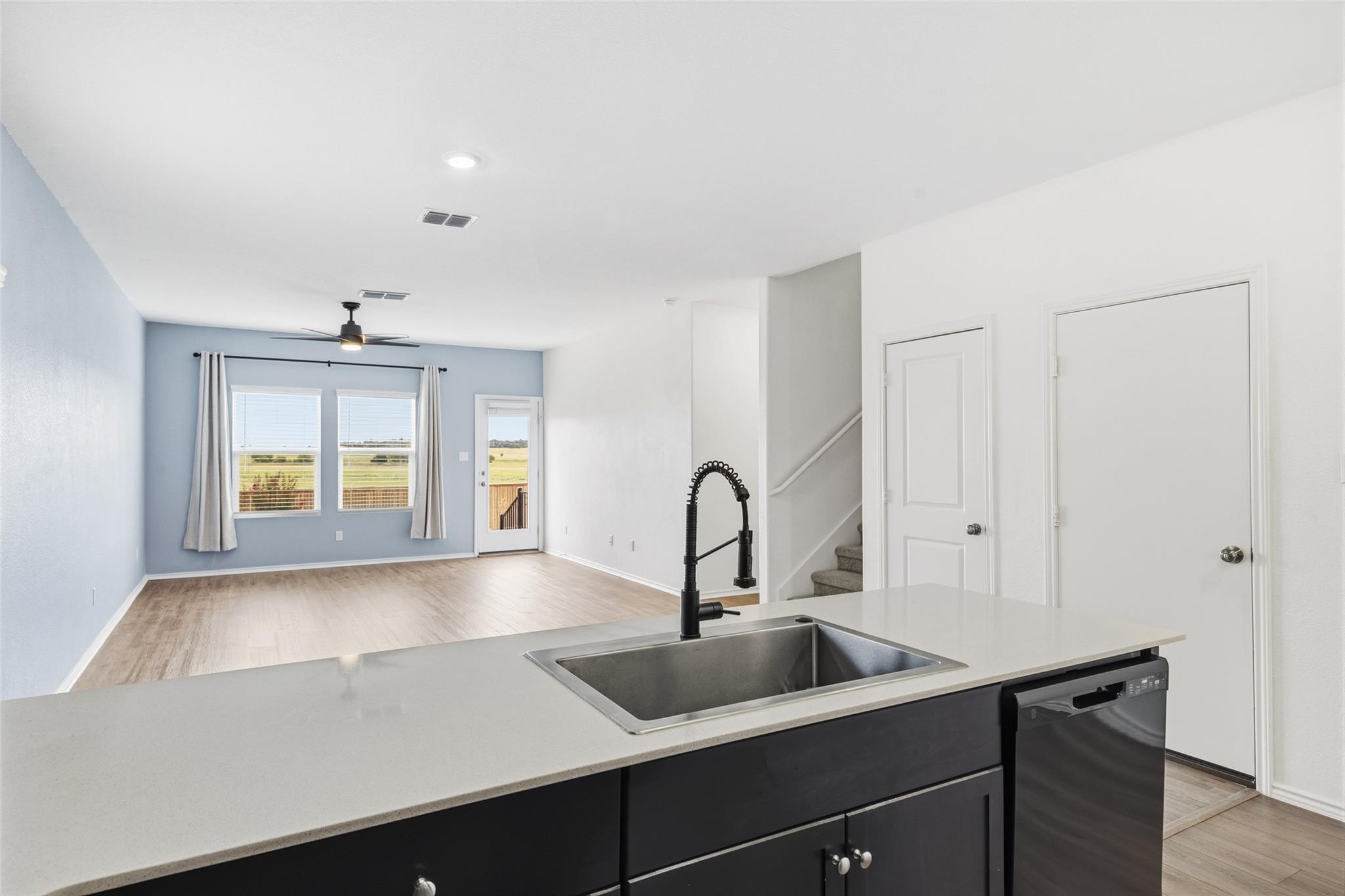 636 The Ugly Way Property Photo 8