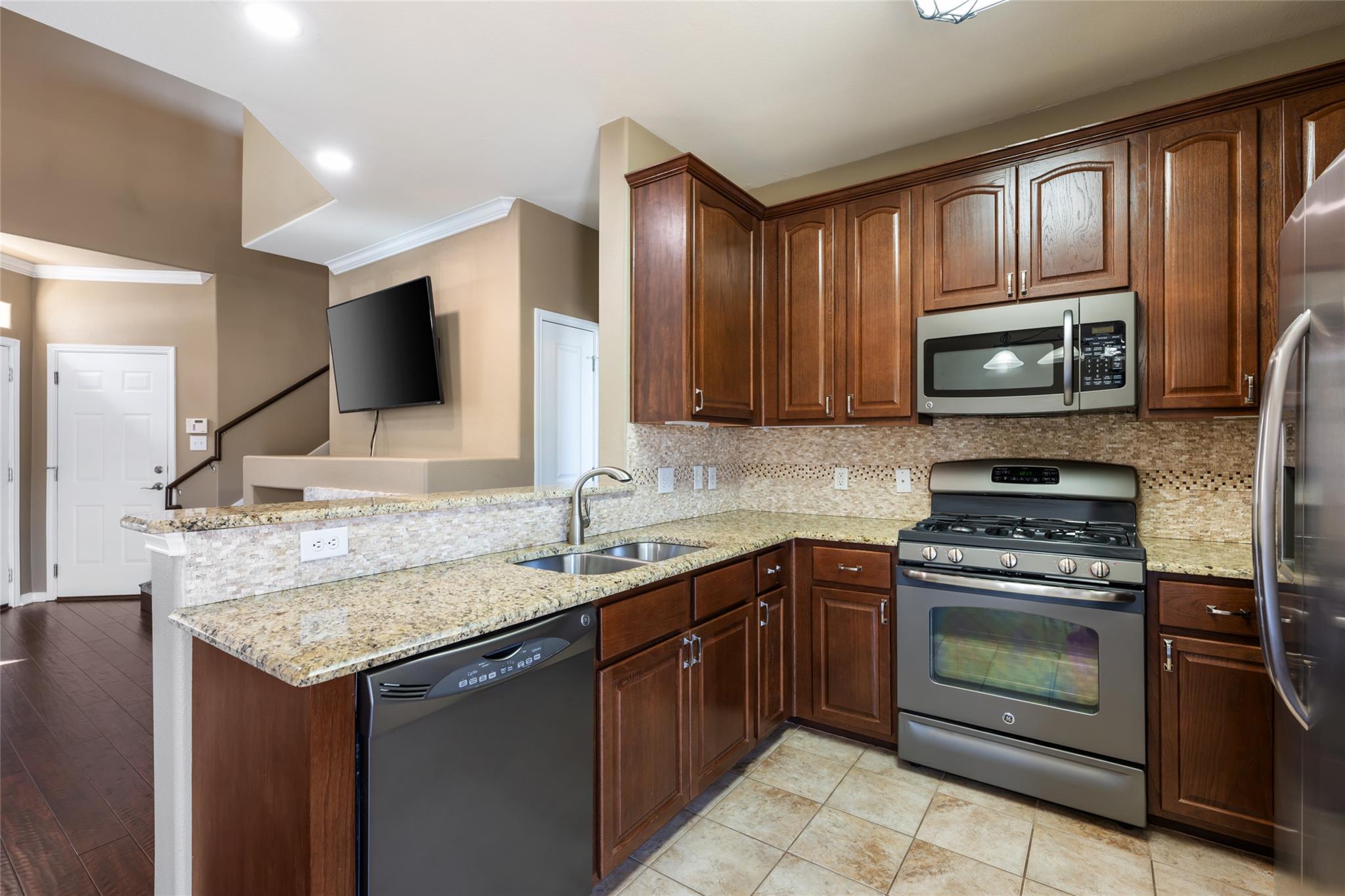 3300 Forest Creek Dr 1 Property Photo 16