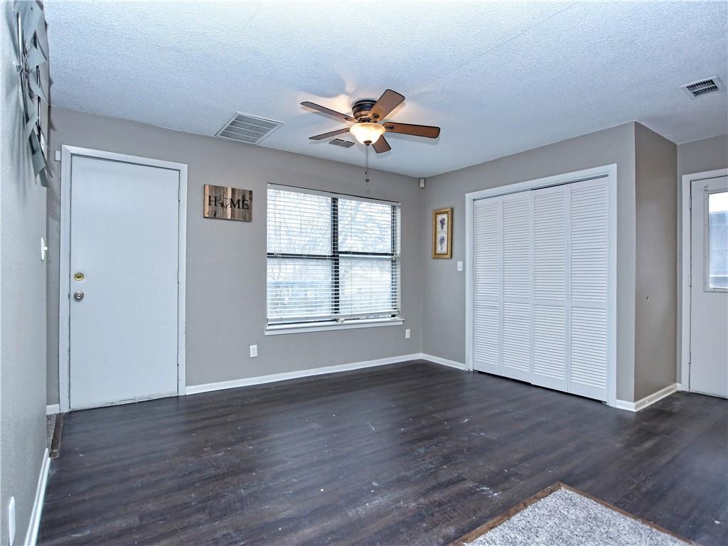 904 Walter St Property Photo 6