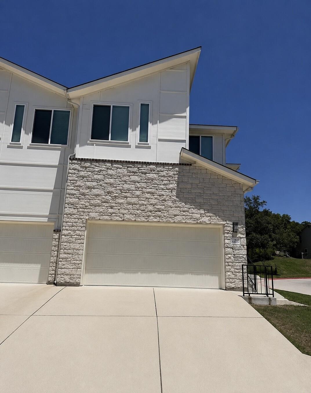 5913 Steep Cactus Trl #A Property Photo 1