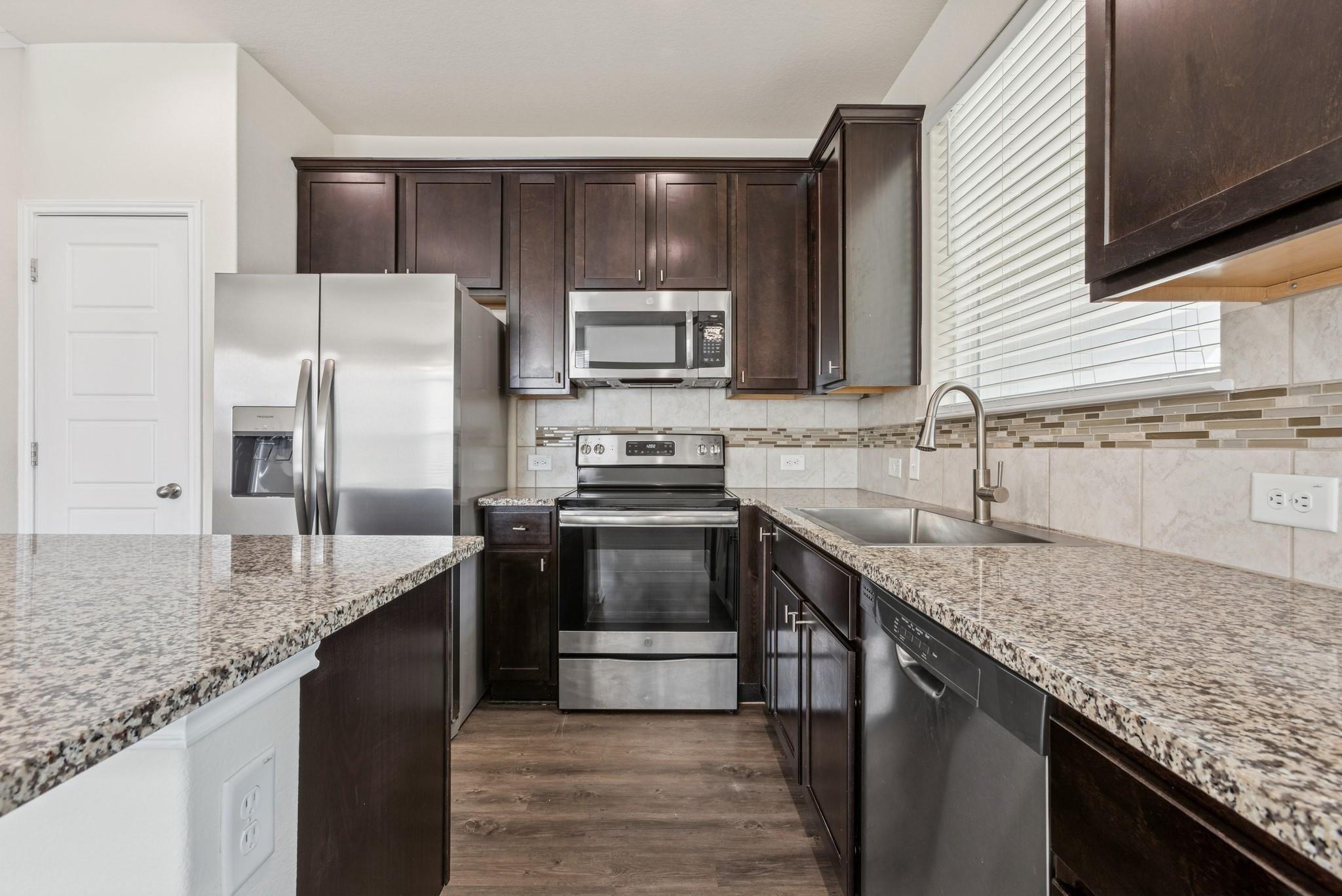 5913 Steep Cactus Trl #a Property Photo 6