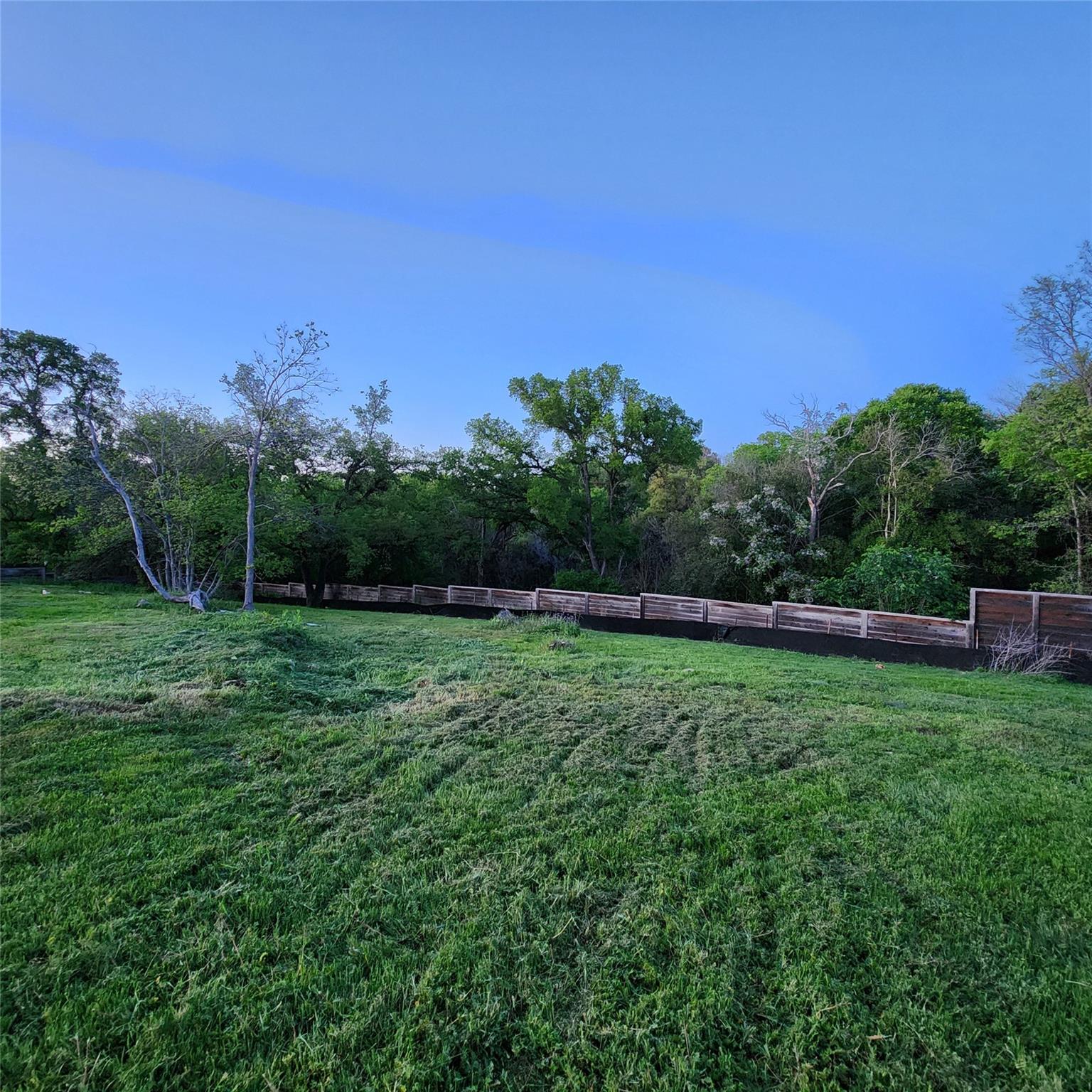 701 Montgomery St Property Photo 2