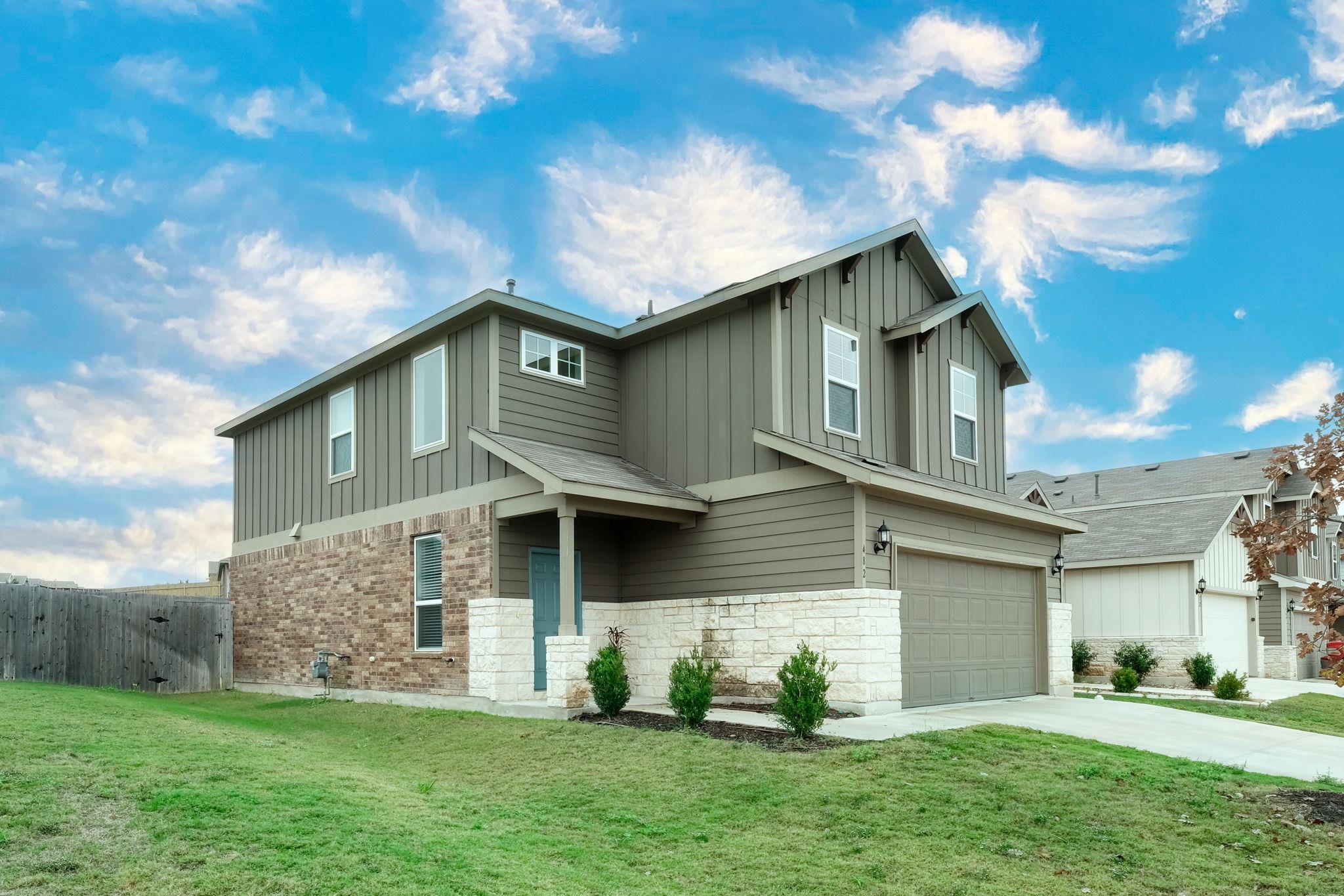 482 Thornless Cir Property Photo