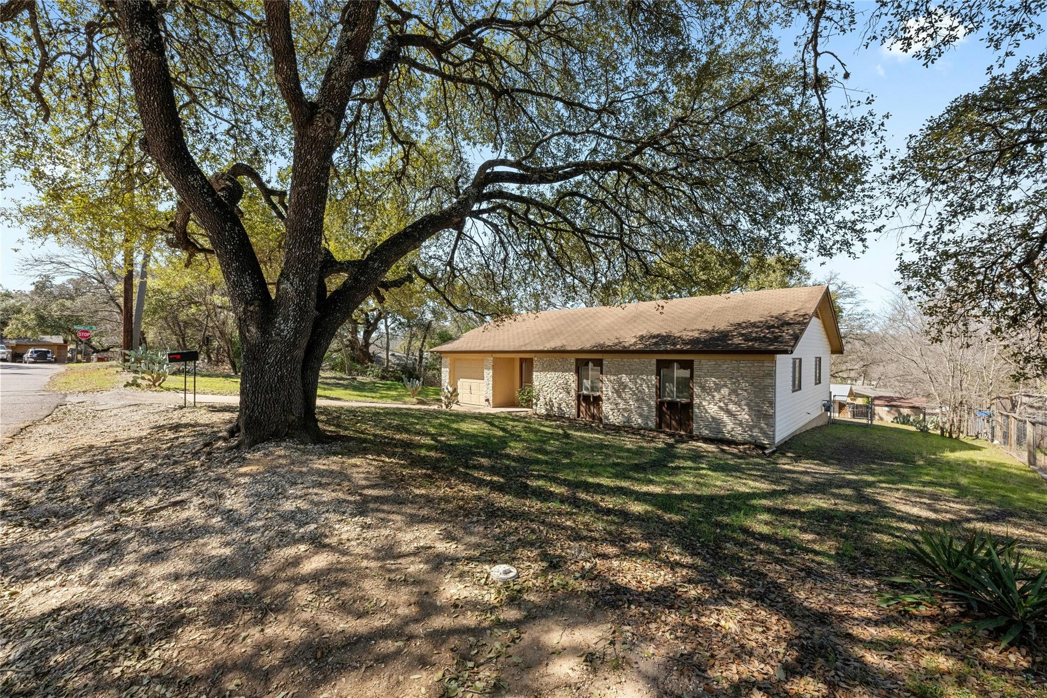 11702 Pollyanna Ave Property Photo 2