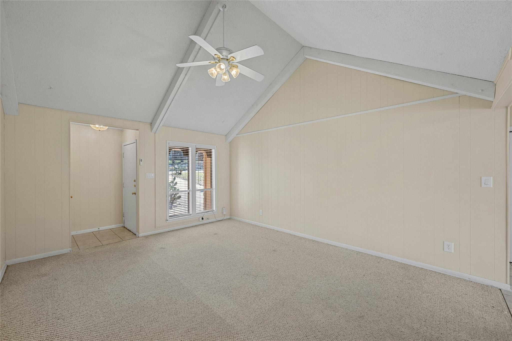 11702 Pollyanna Ave Property Photo 6