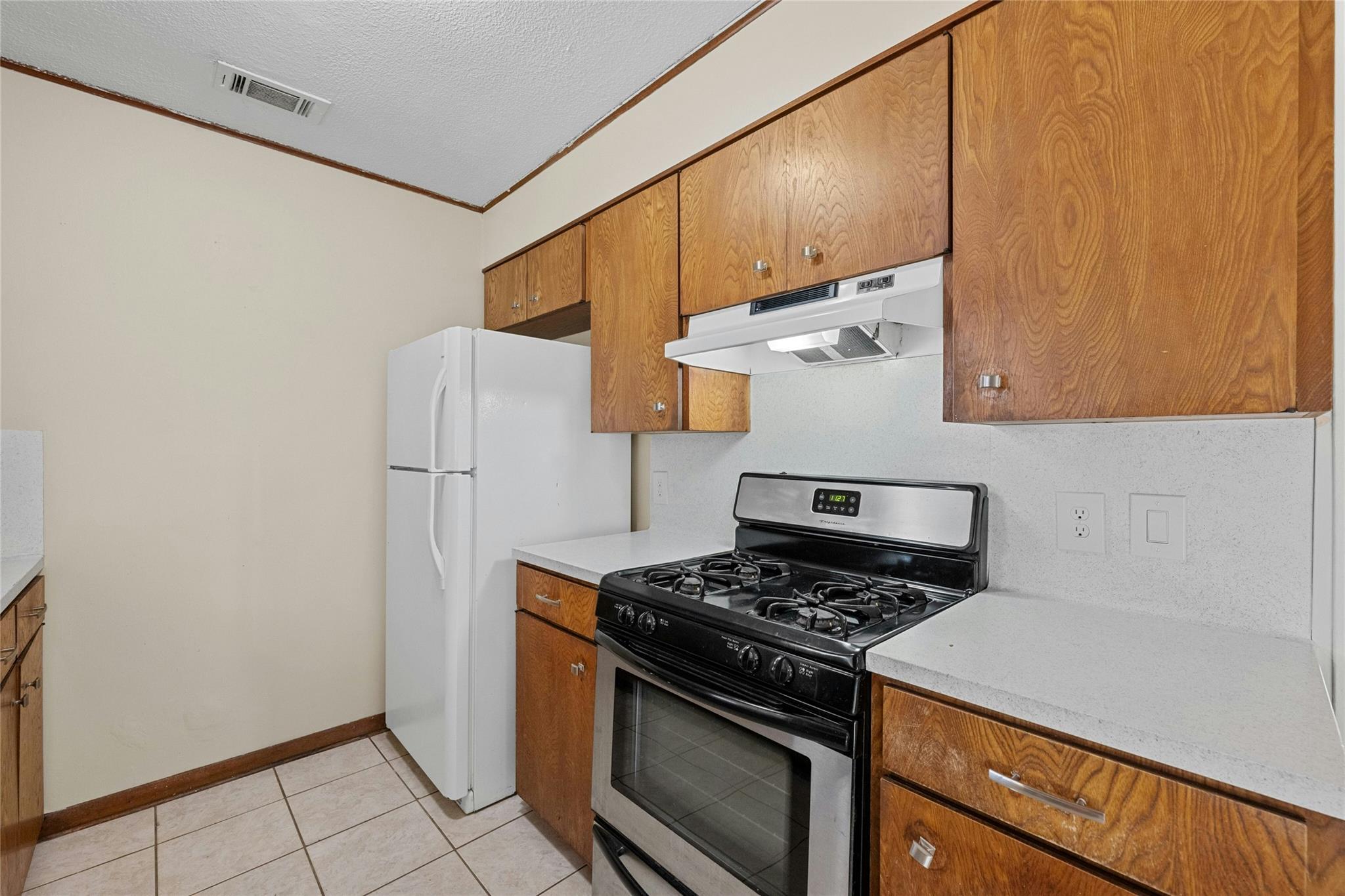11702 Pollyanna Ave Property Photo 8