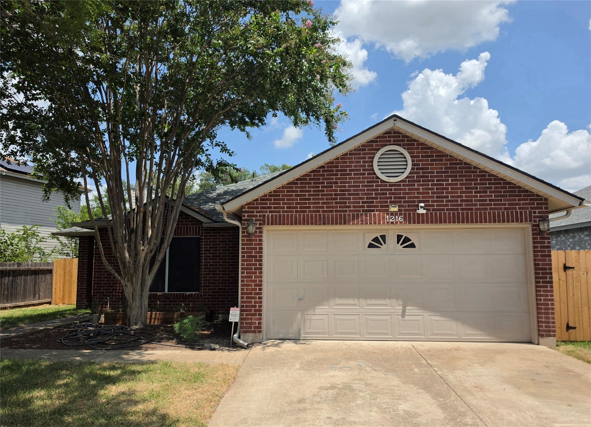 1216 Bradbury Ln Property Photo 1