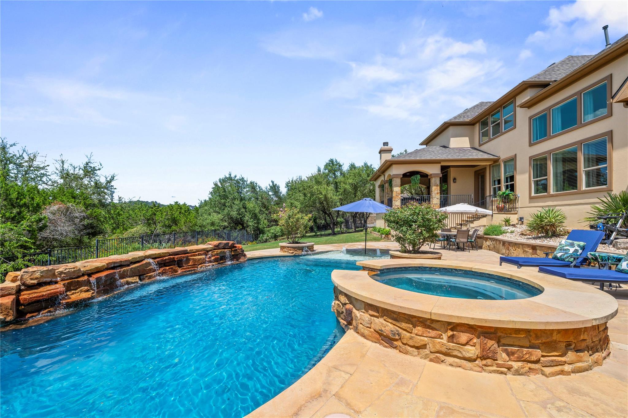 17112 Yellowstar Dr Property Photo 4