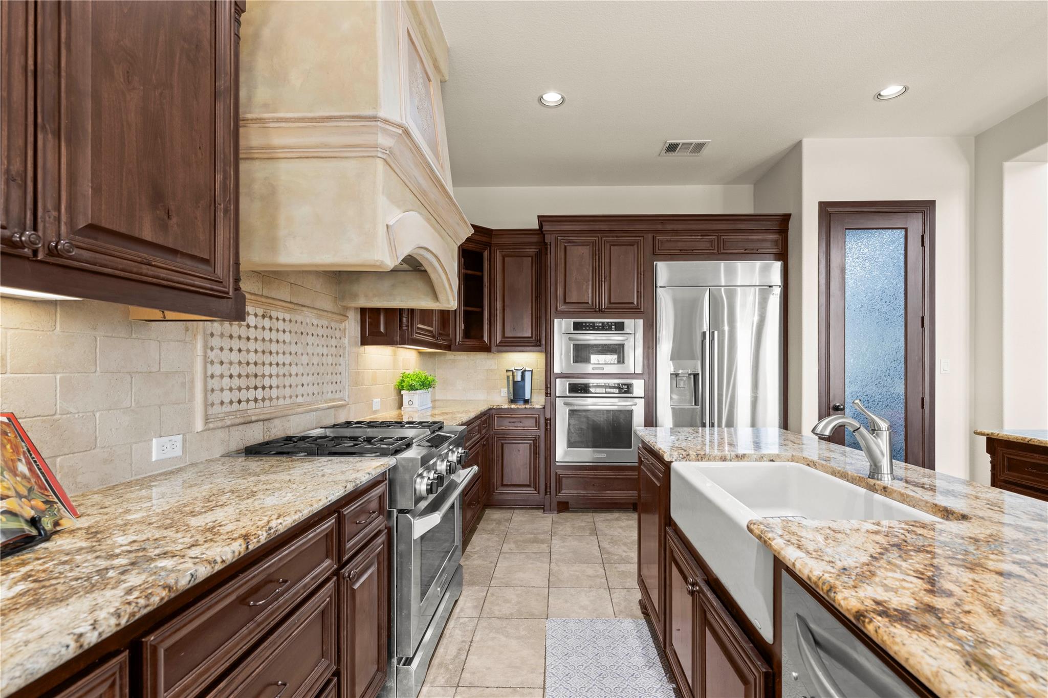 17112 Yellowstar Dr Property Photo 13