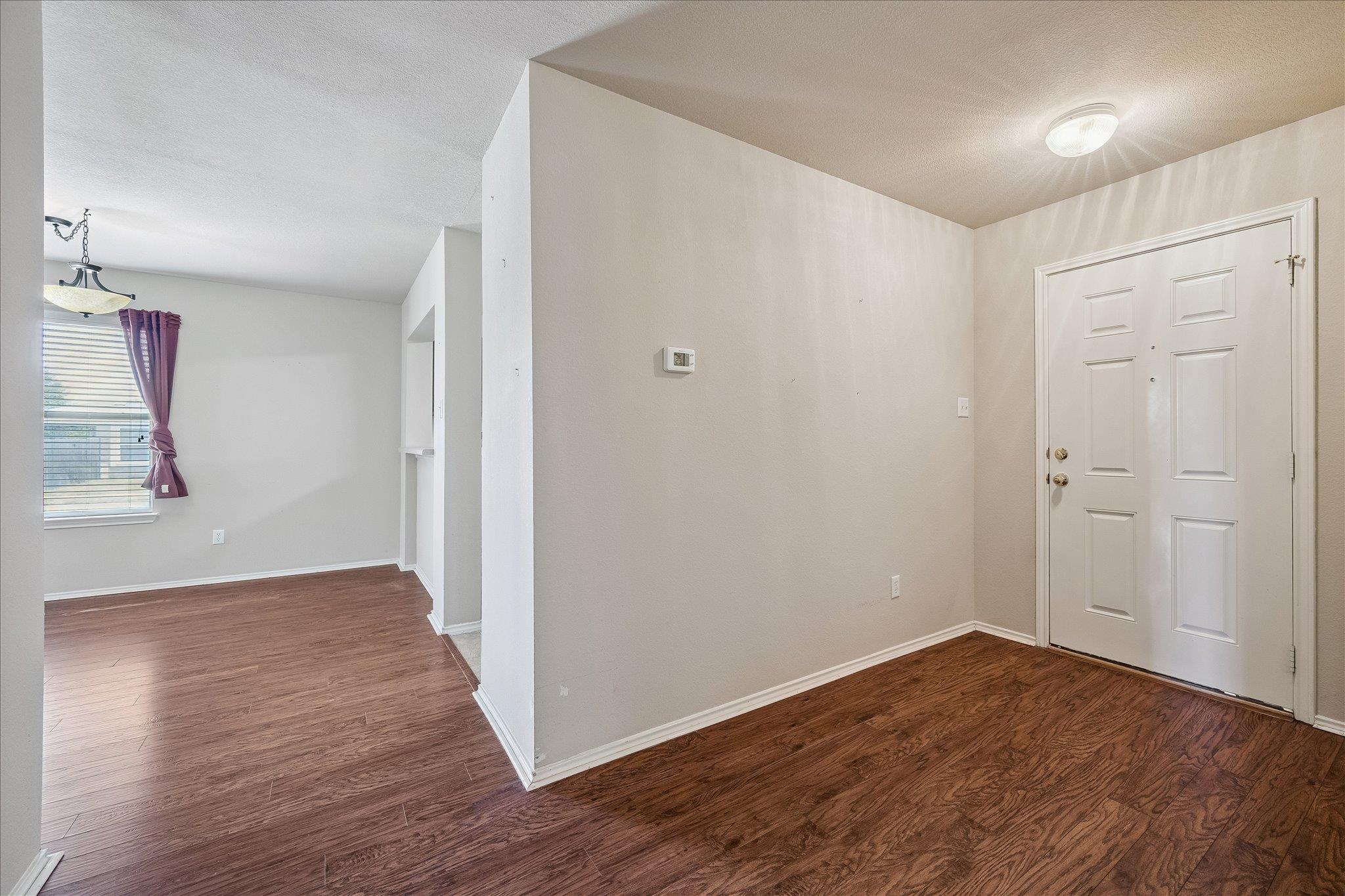 913 Remington Dr Property Photo 4
