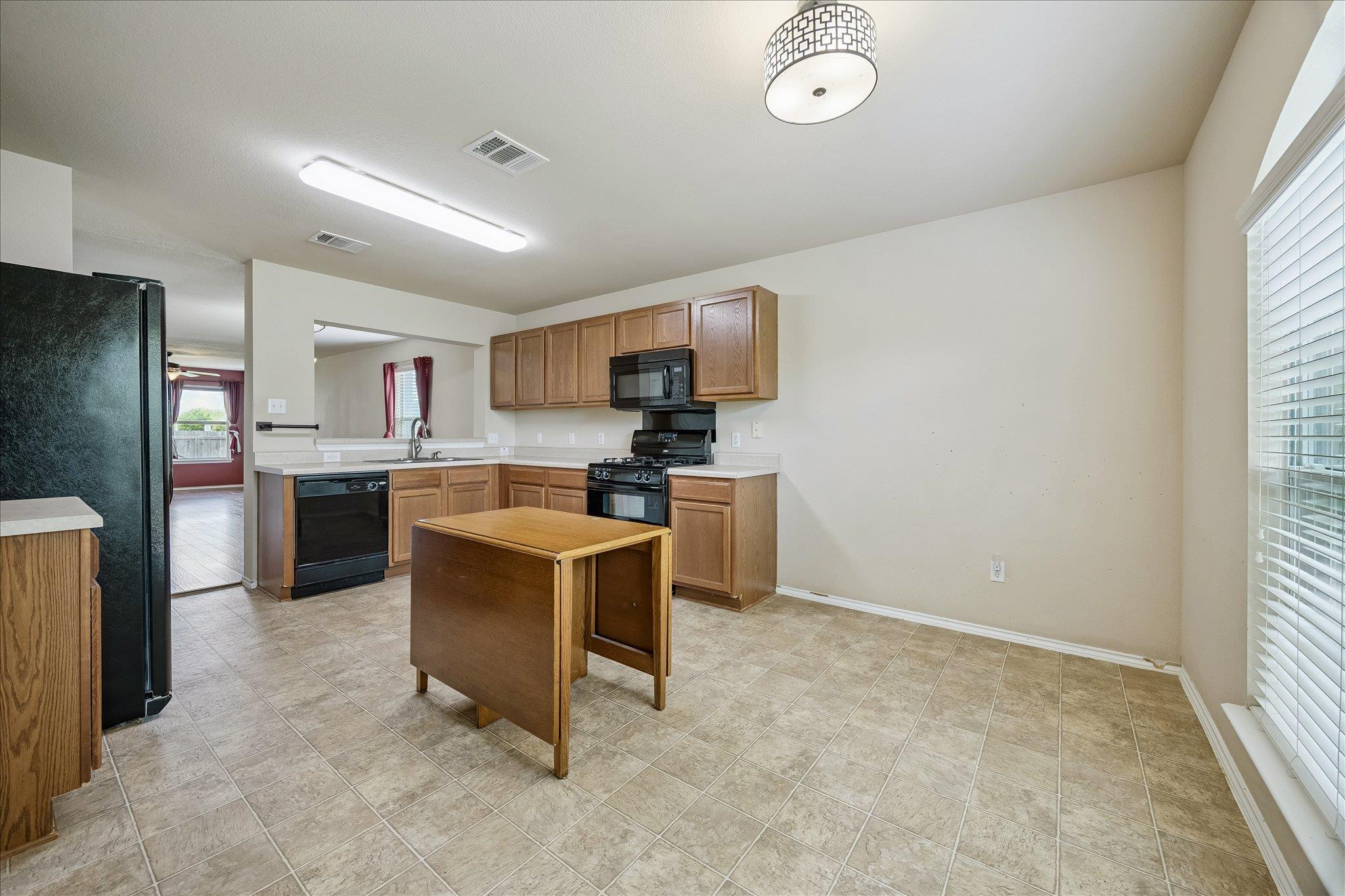 913 Remington Dr Property Photo 14