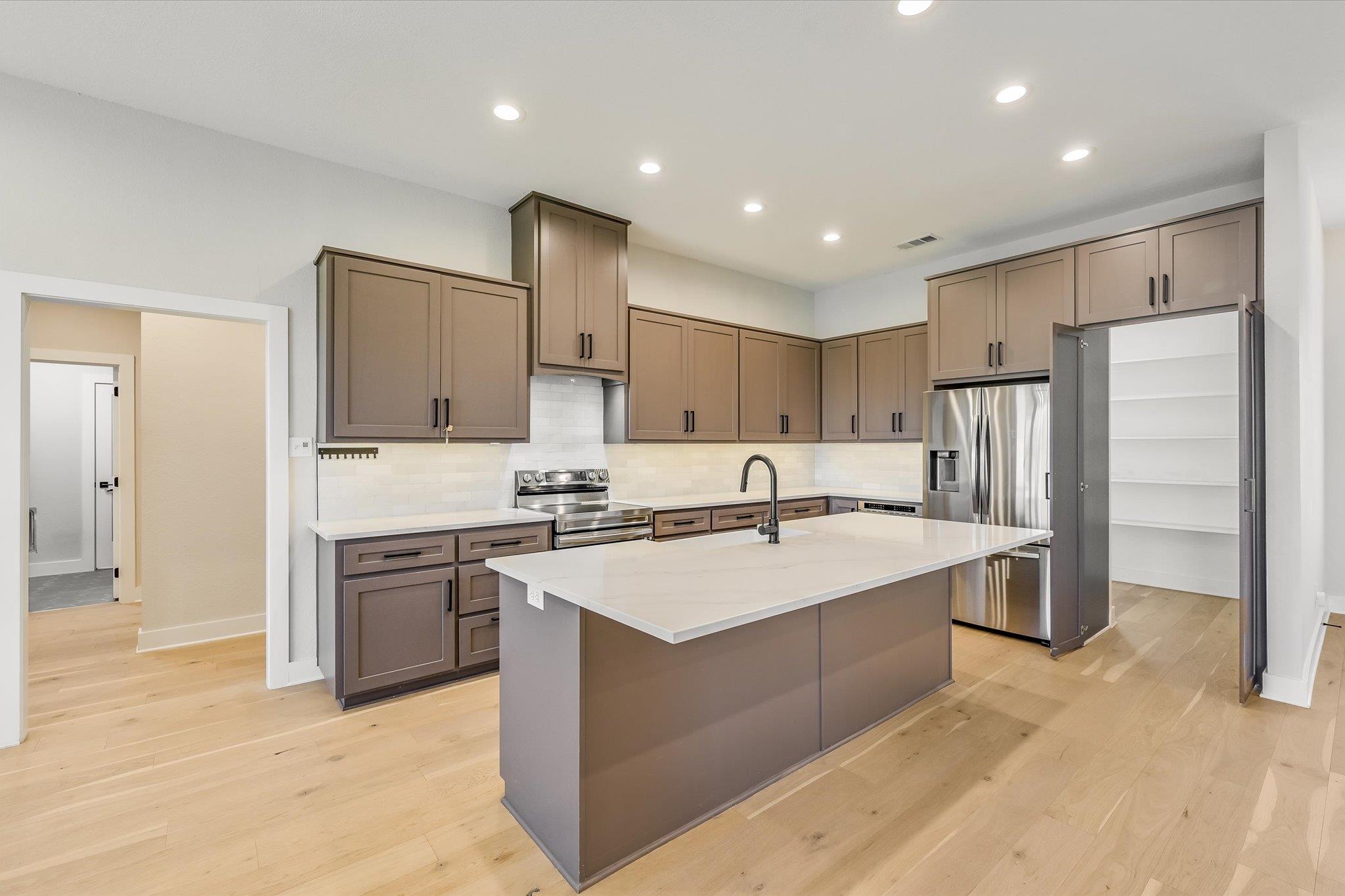 6681464 Property Photo 6