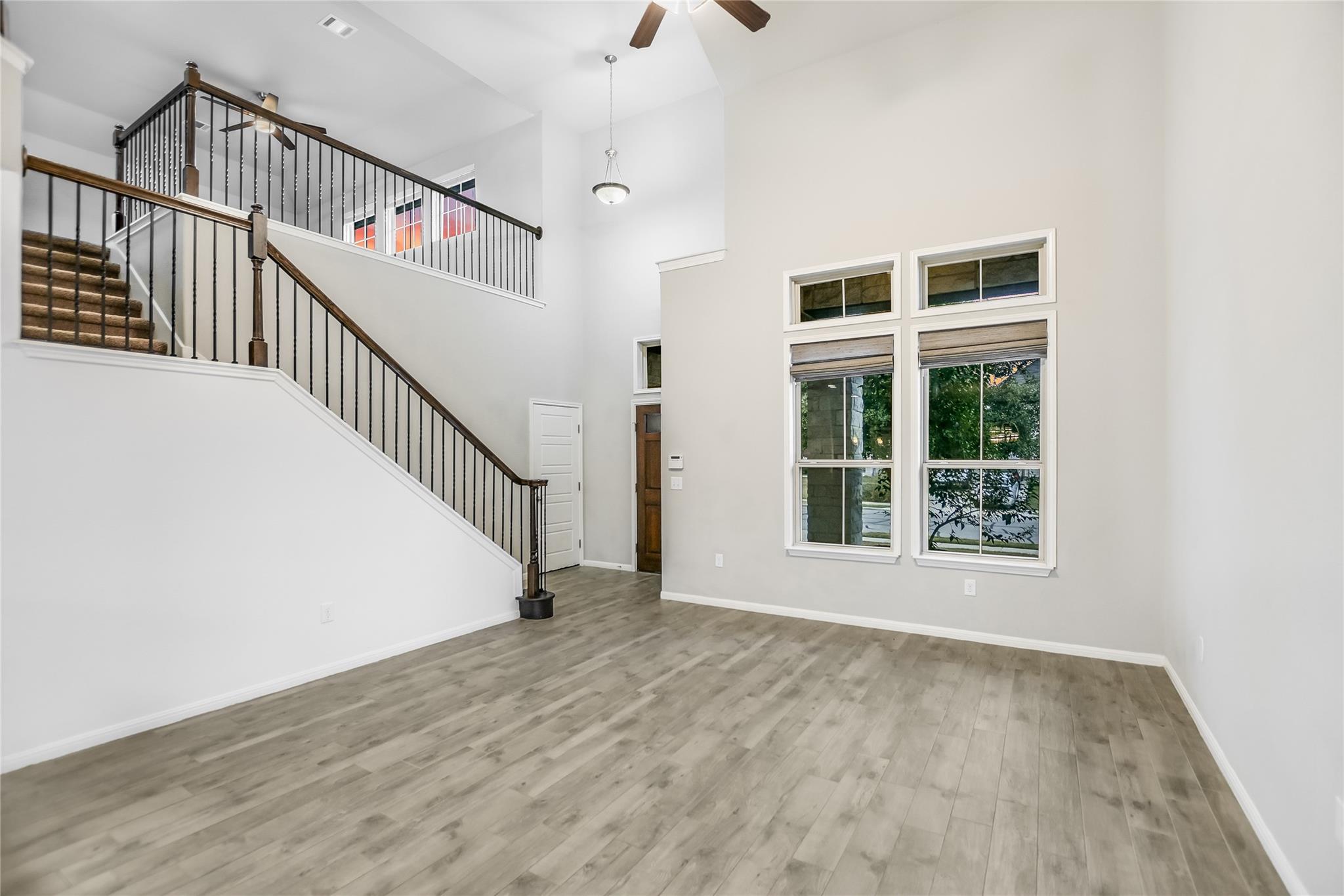 1913 Gabrielles Way Property Photo 17