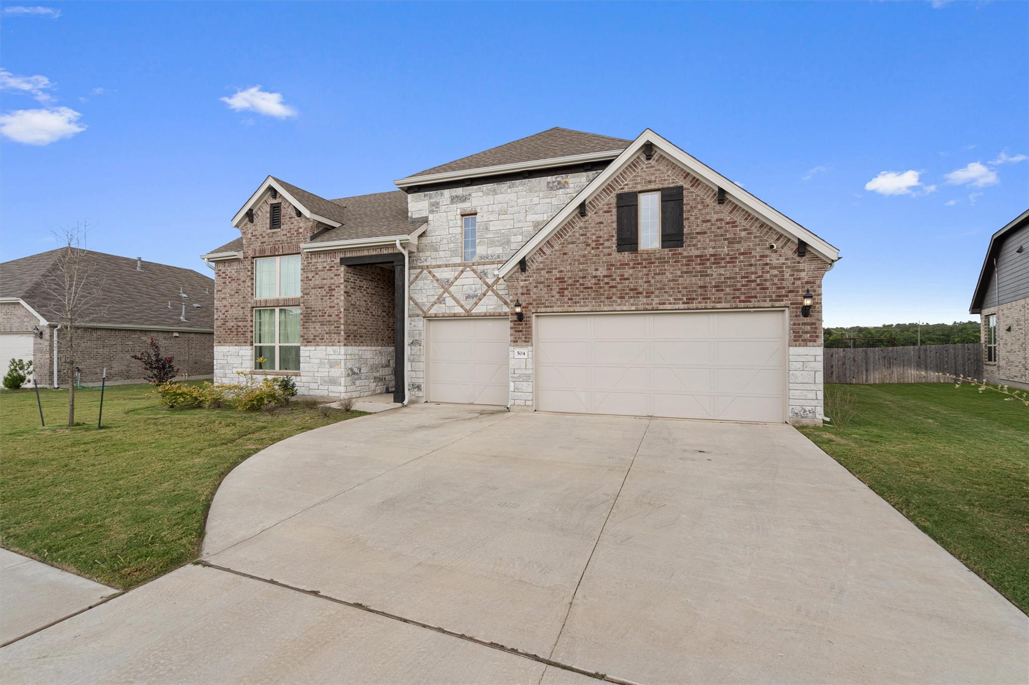 504 Pulitzer Dr Property Photo 3