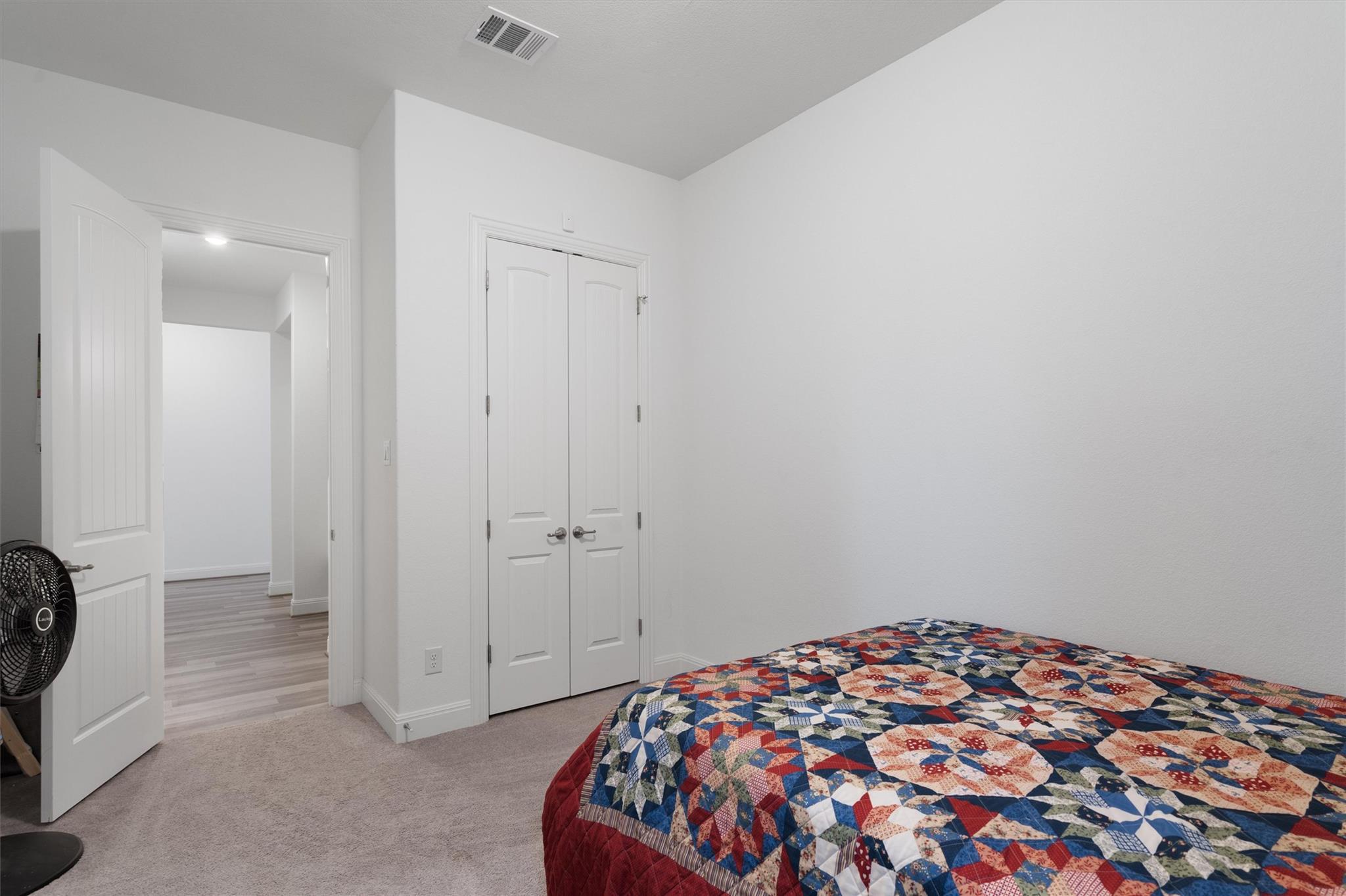 504 Pulitzer Dr Property Photo 32