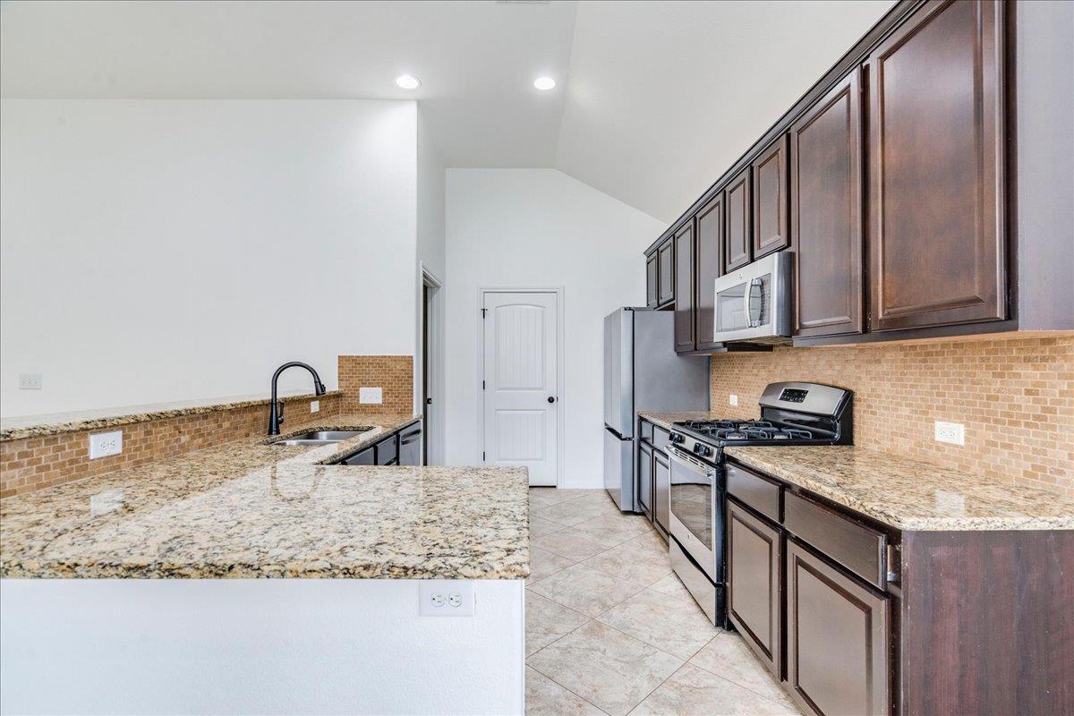 237 Evening Star None Property Photo 5