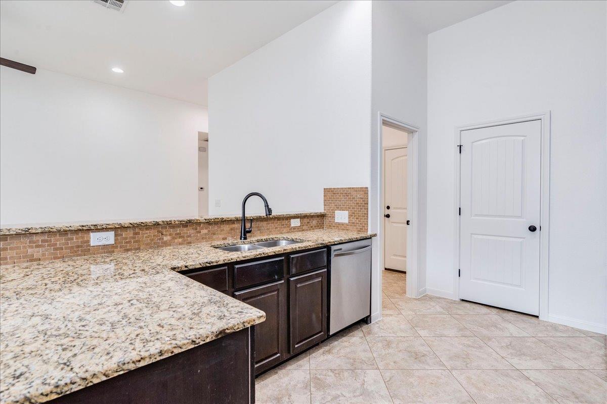 237 Evening Star None Property Photo 6