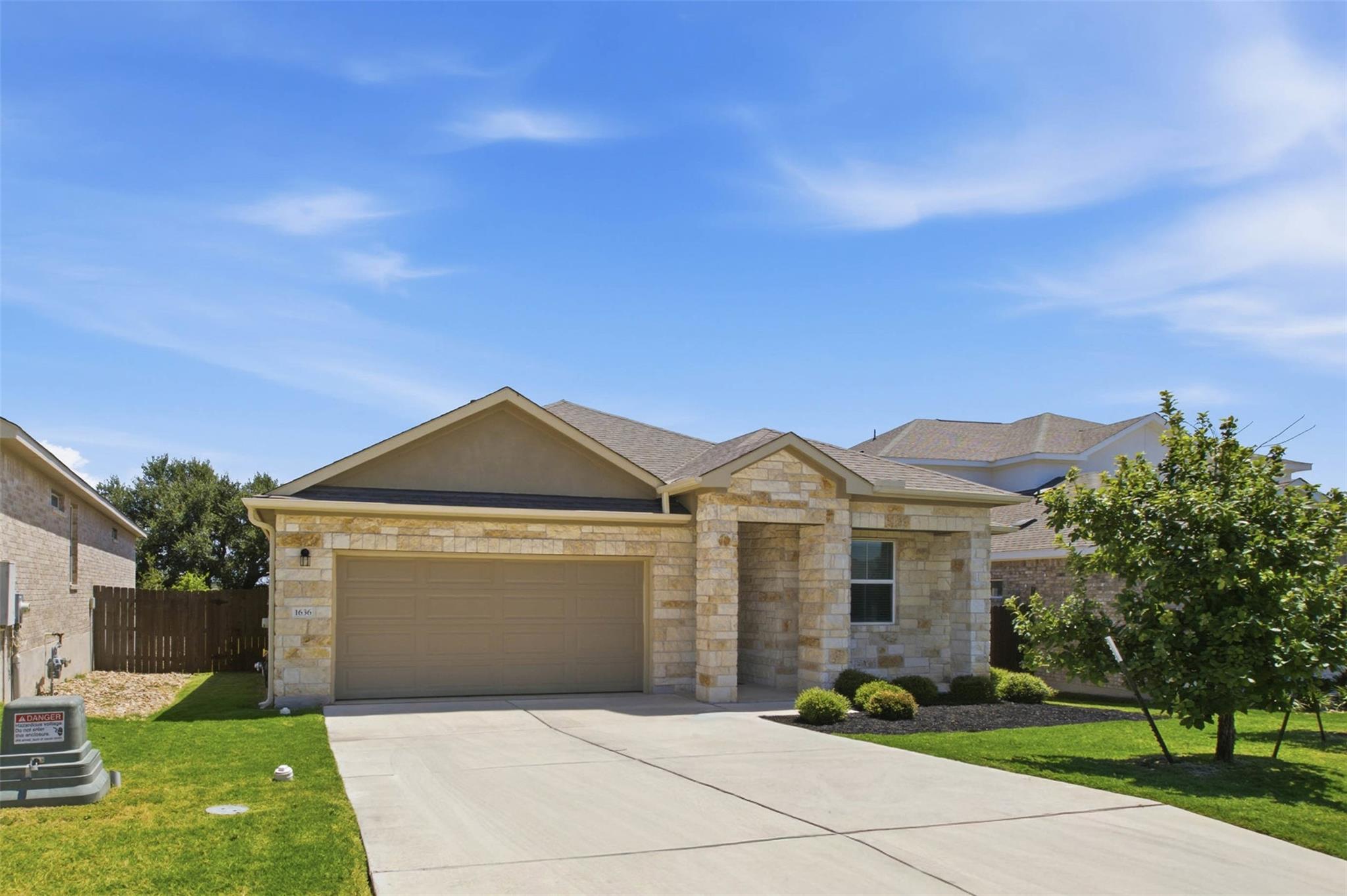 1636 Flying Horseshoe Bnd Property Photo 1