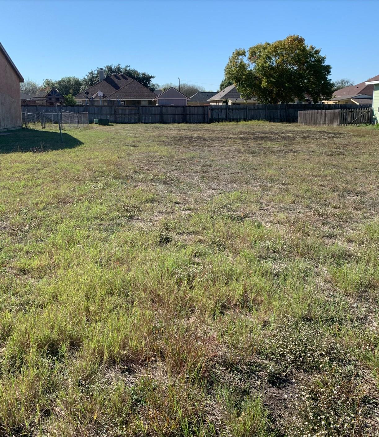 907 Crockett St Property Photo 1