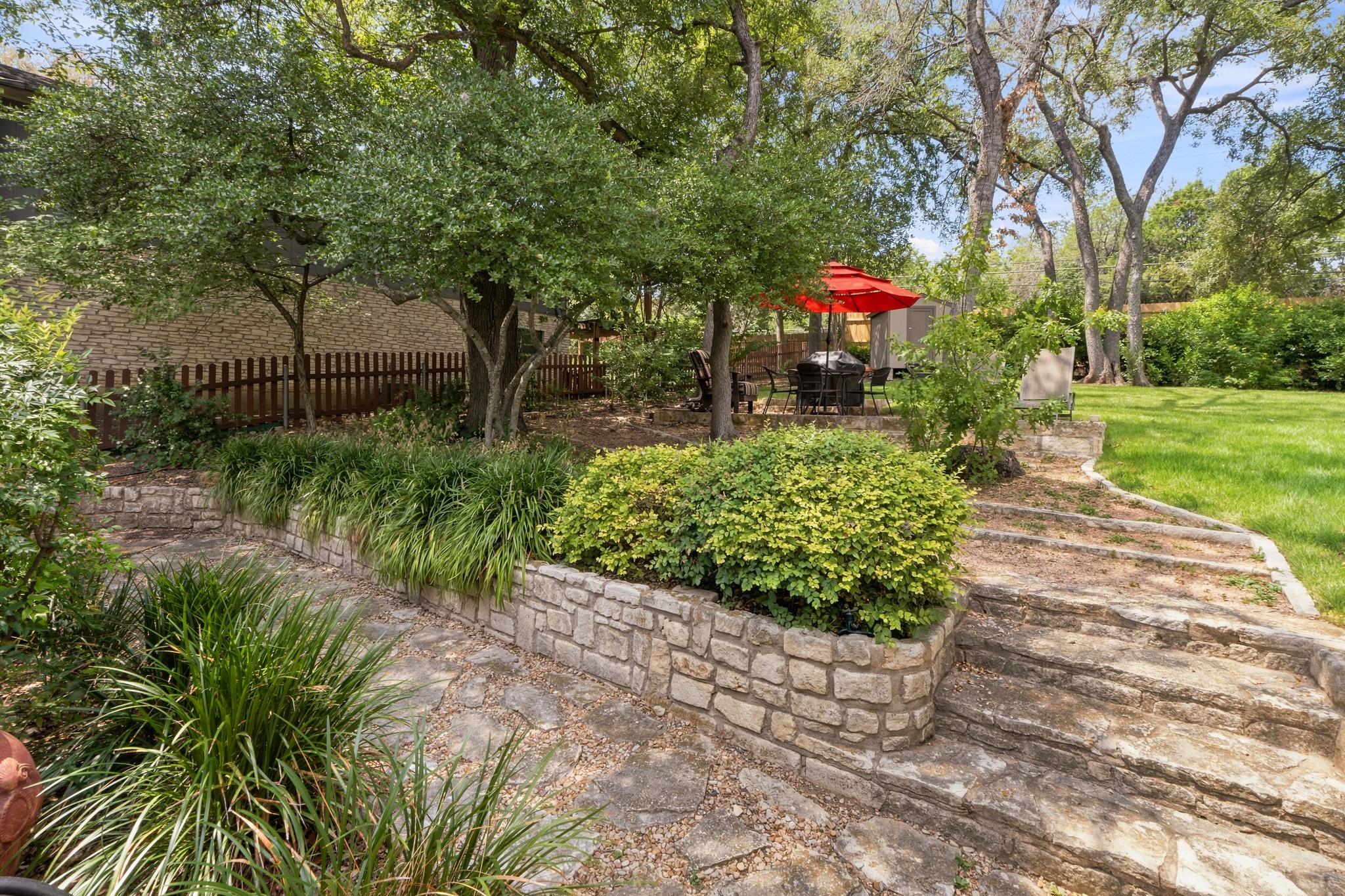 1904 Stoneridge Rd Property Photo 29