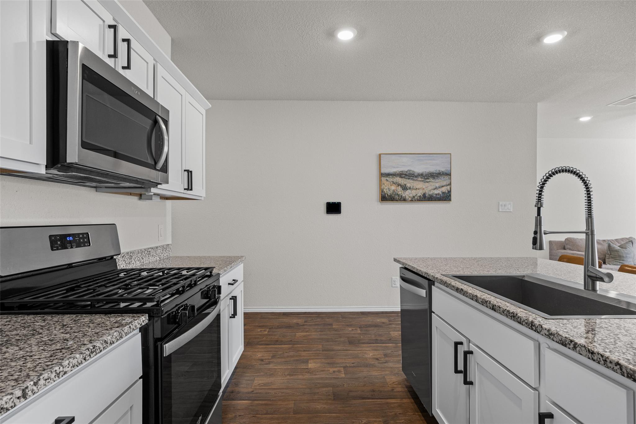 325 Granary Dr Property Photo 8