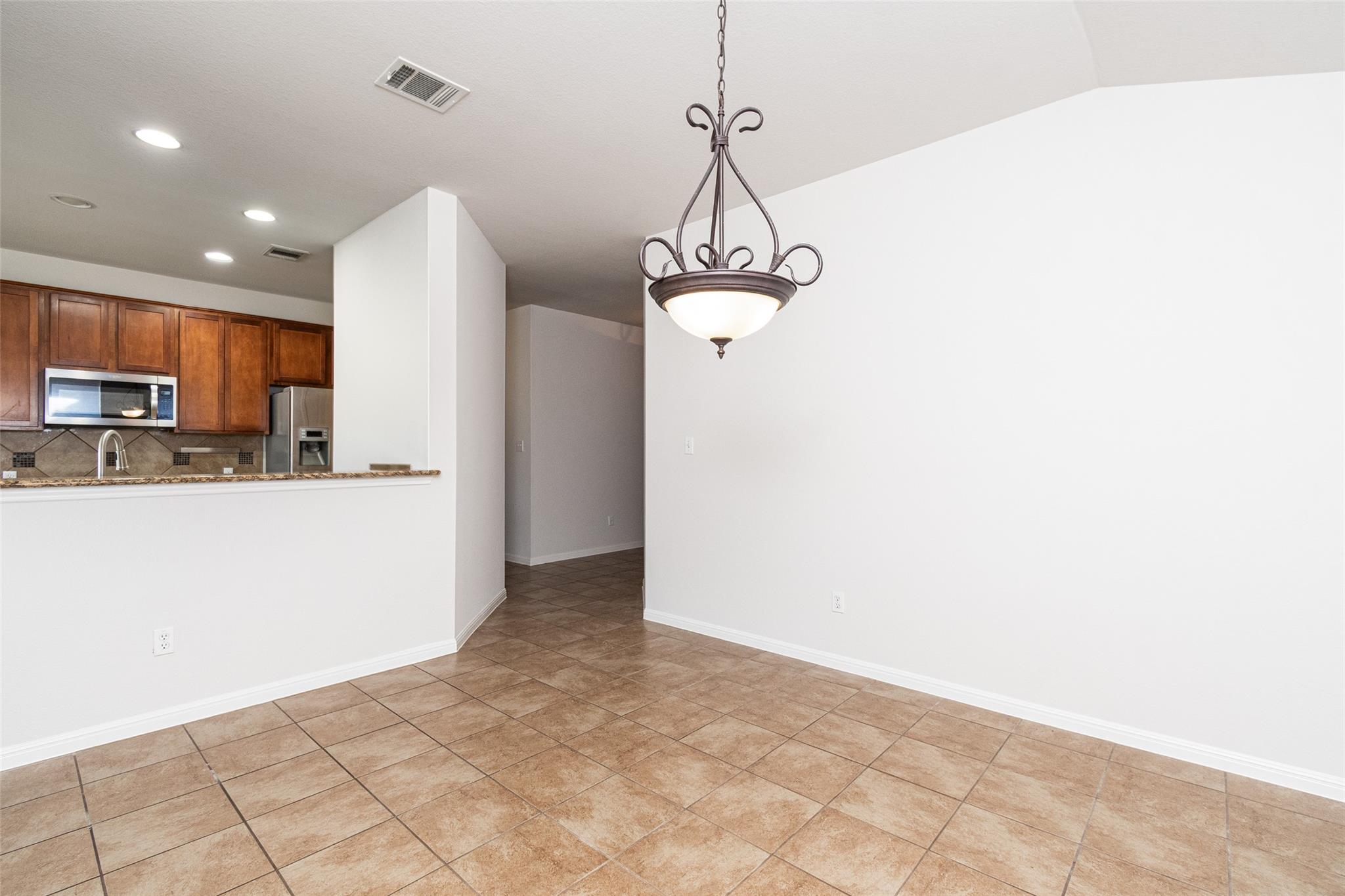 4193 Fairmeadow Dr Property Photo 4