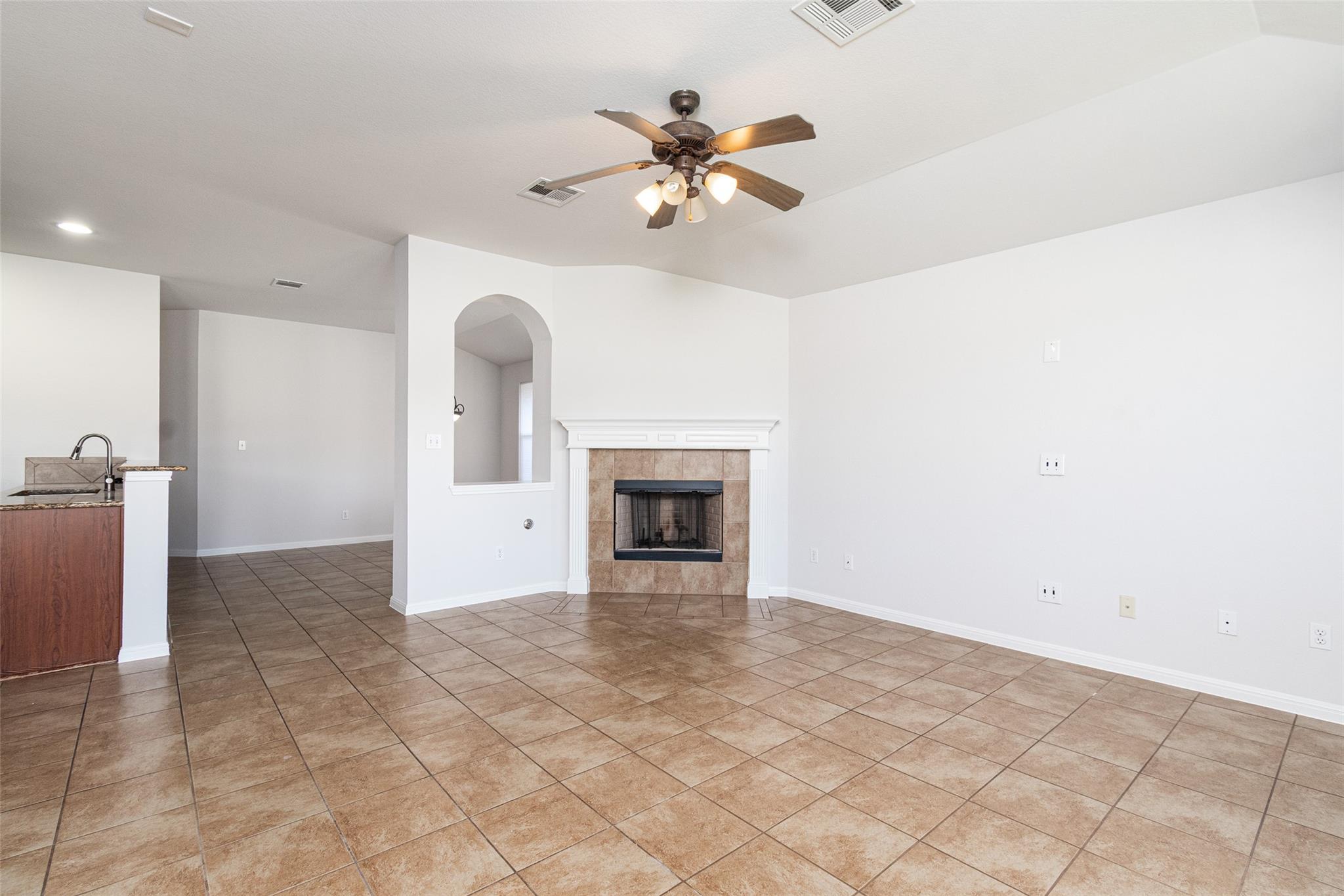 4193 Fairmeadow Dr Property Photo 6