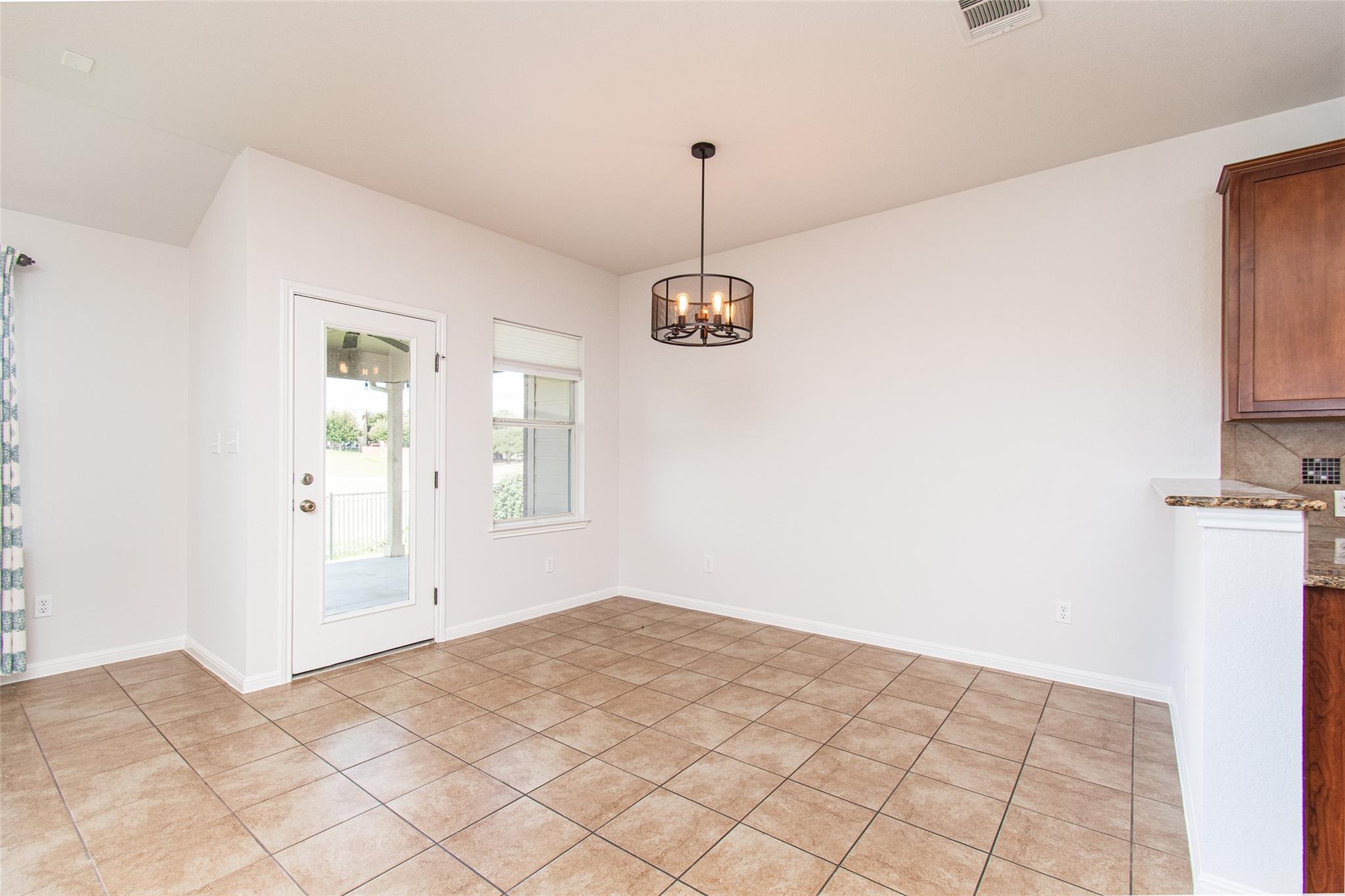 4193 Fairmeadow Dr Property Photo 8