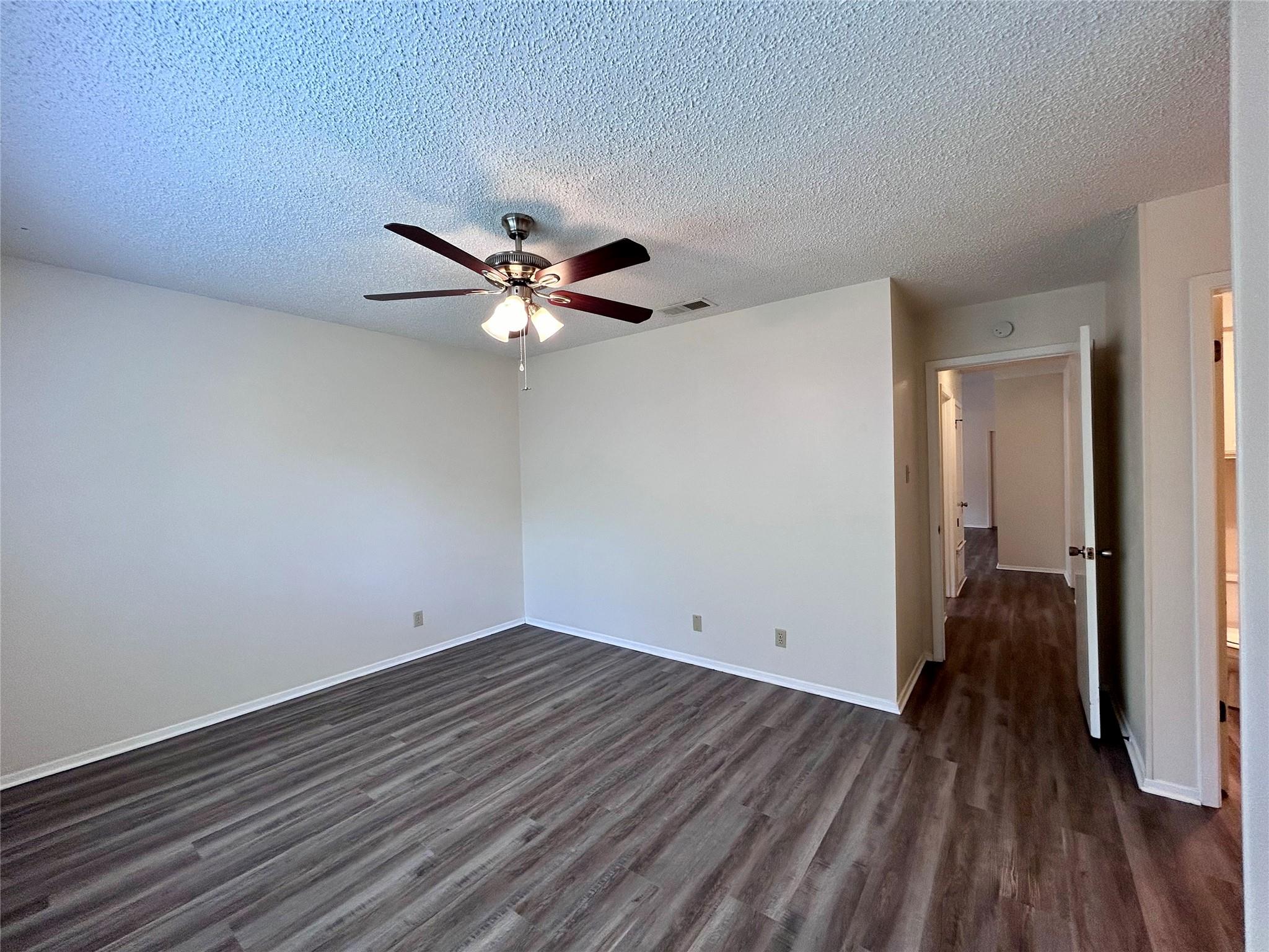 2103 Courtney St #b Property Photo 7