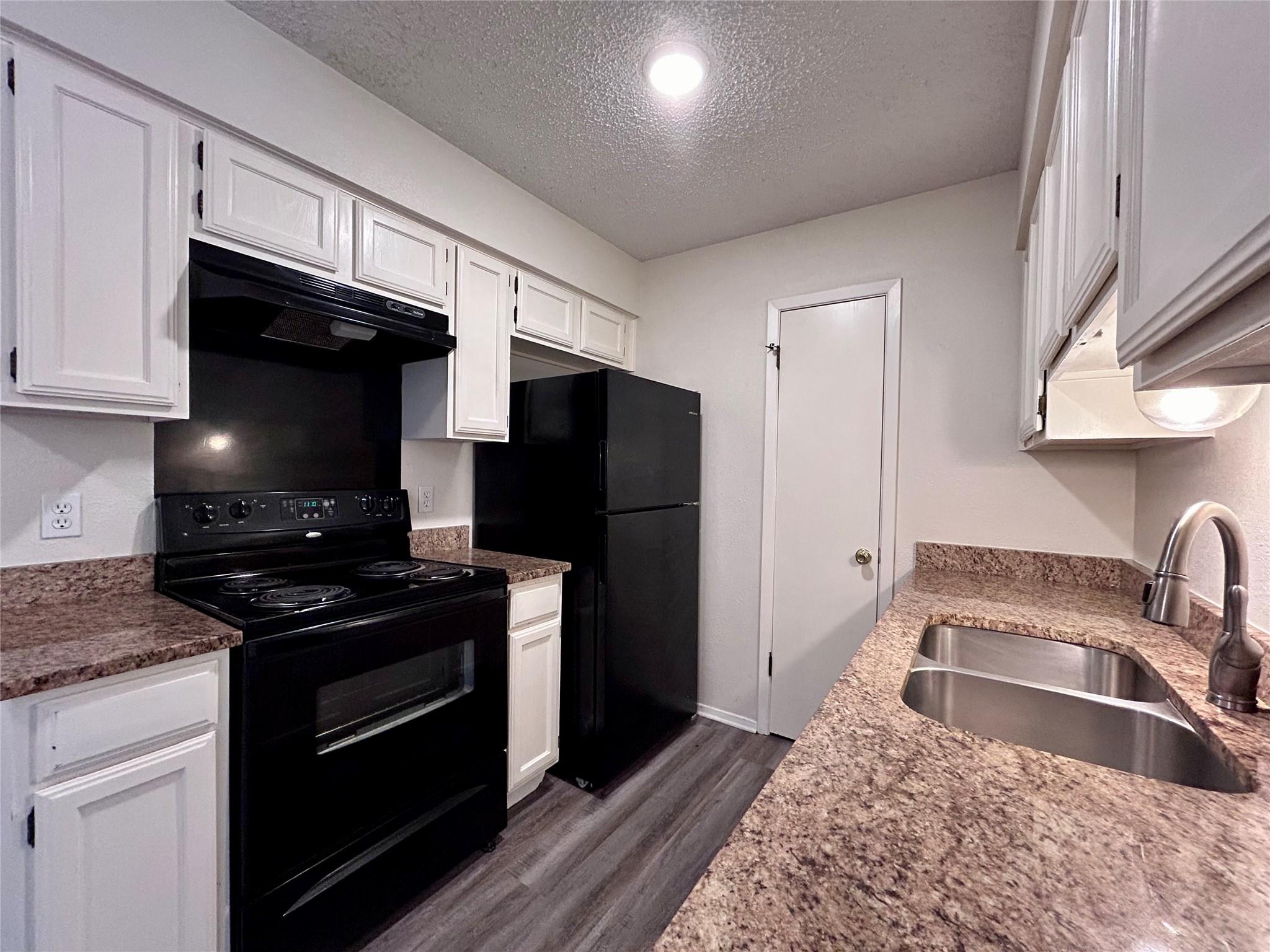 2103 Courtney St #b Property Photo 10