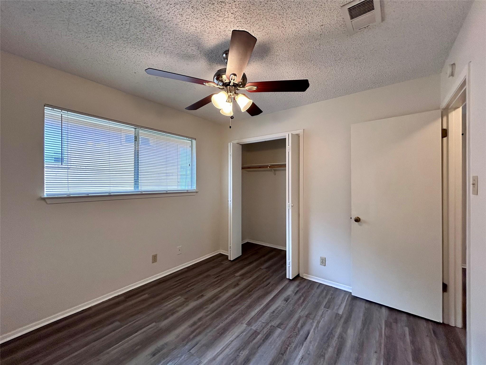 2103 Courtney St #b Property Photo 11