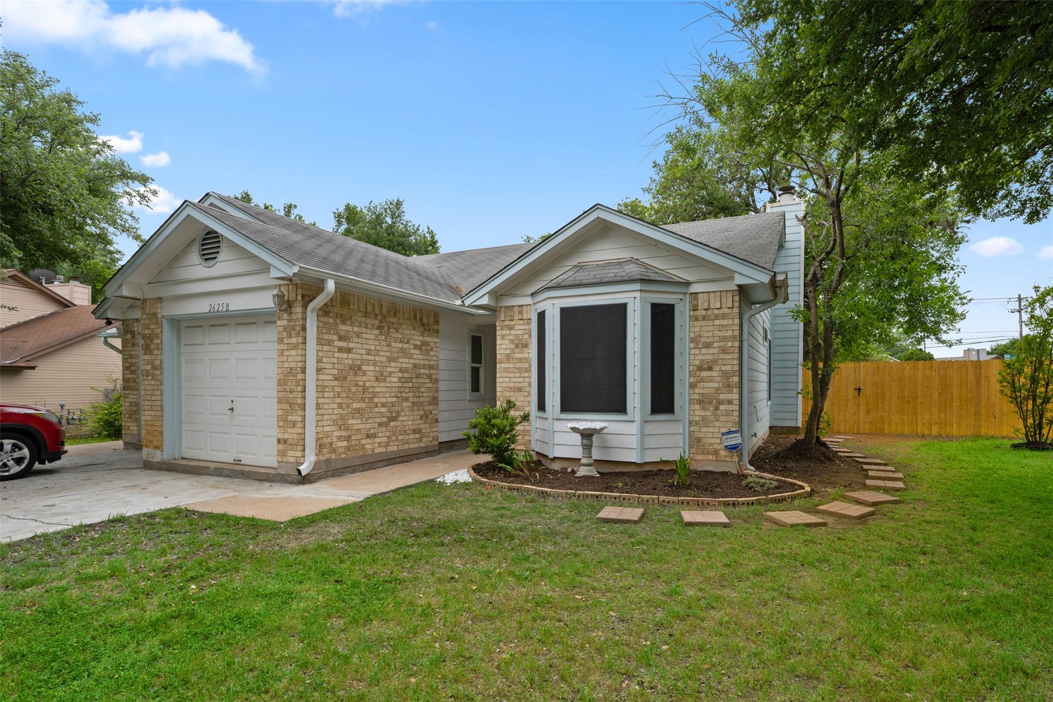 2625 Garrettson Dr B Property Photo 4