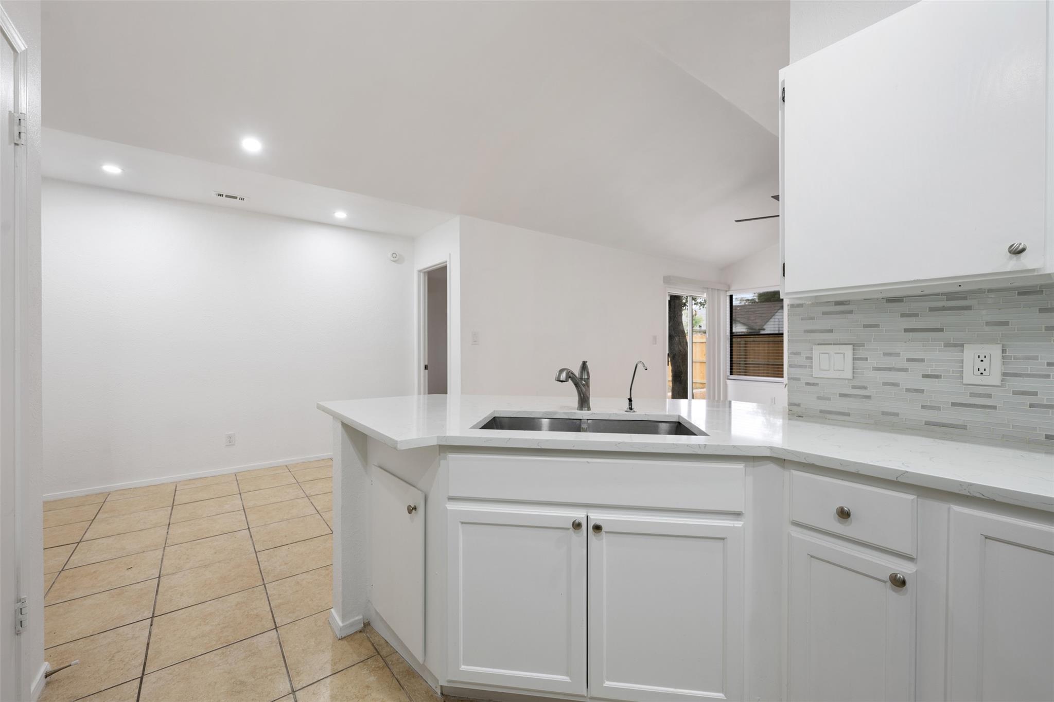 2625 Garrettson Dr B Property Photo 15