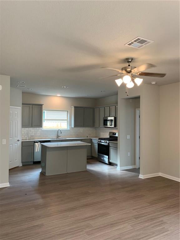 729 Durness Dr Property Photo 2